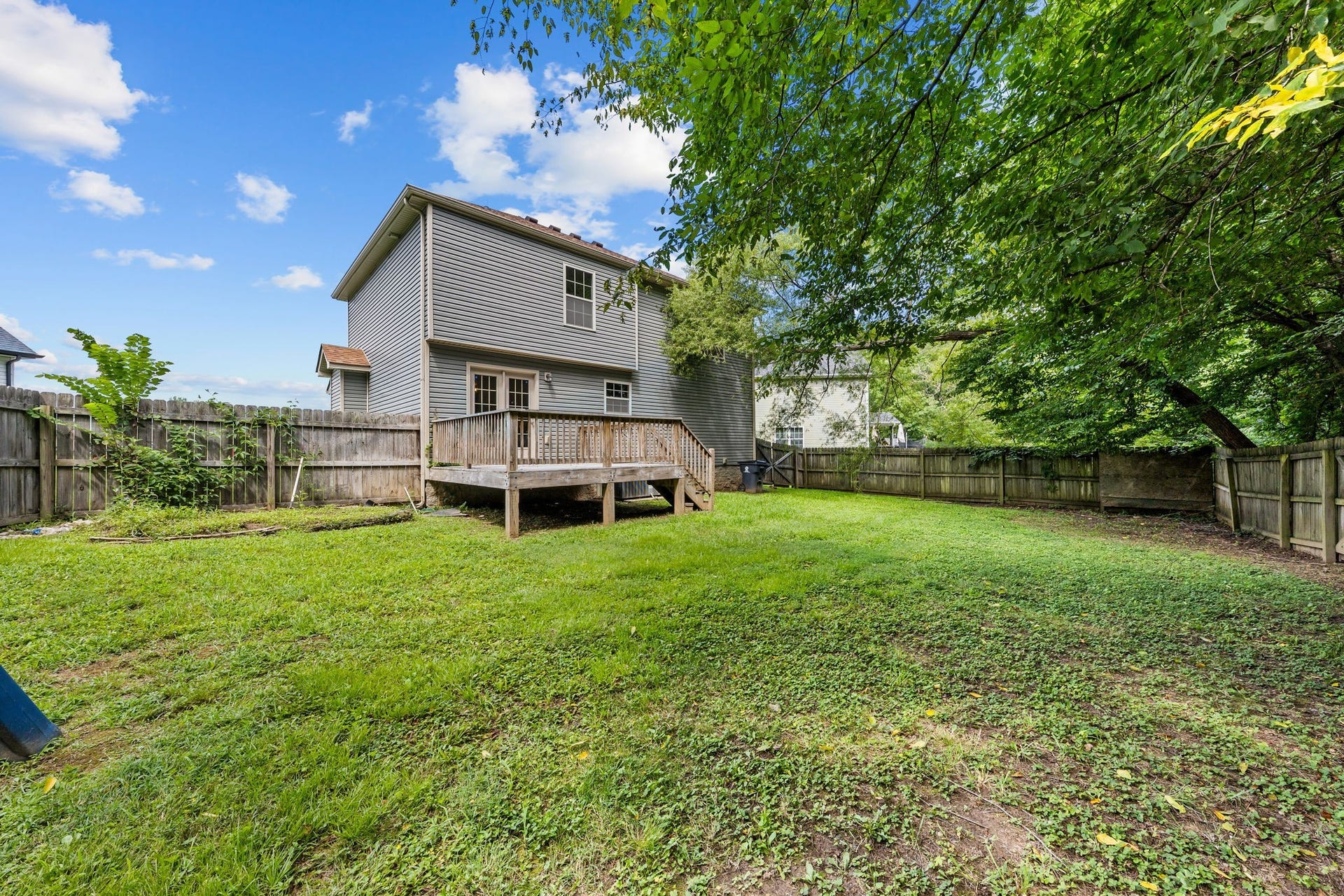 454 N Magnolia Dr, Clarksville, TN 37042 454 N Magnolia Dr, Clarksville, TN 37042