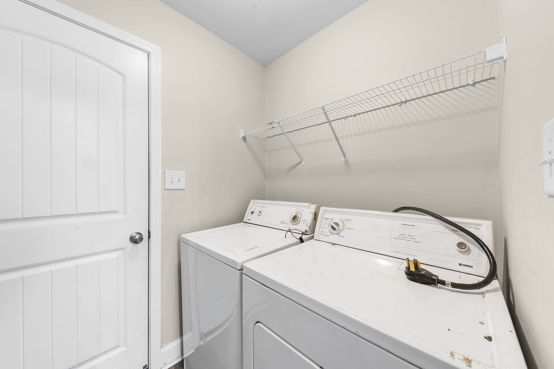 454 N Magnolia Dr, Clarksville, TN 37042 454 N Magnolia Dr, Clarksville, TN 37042
