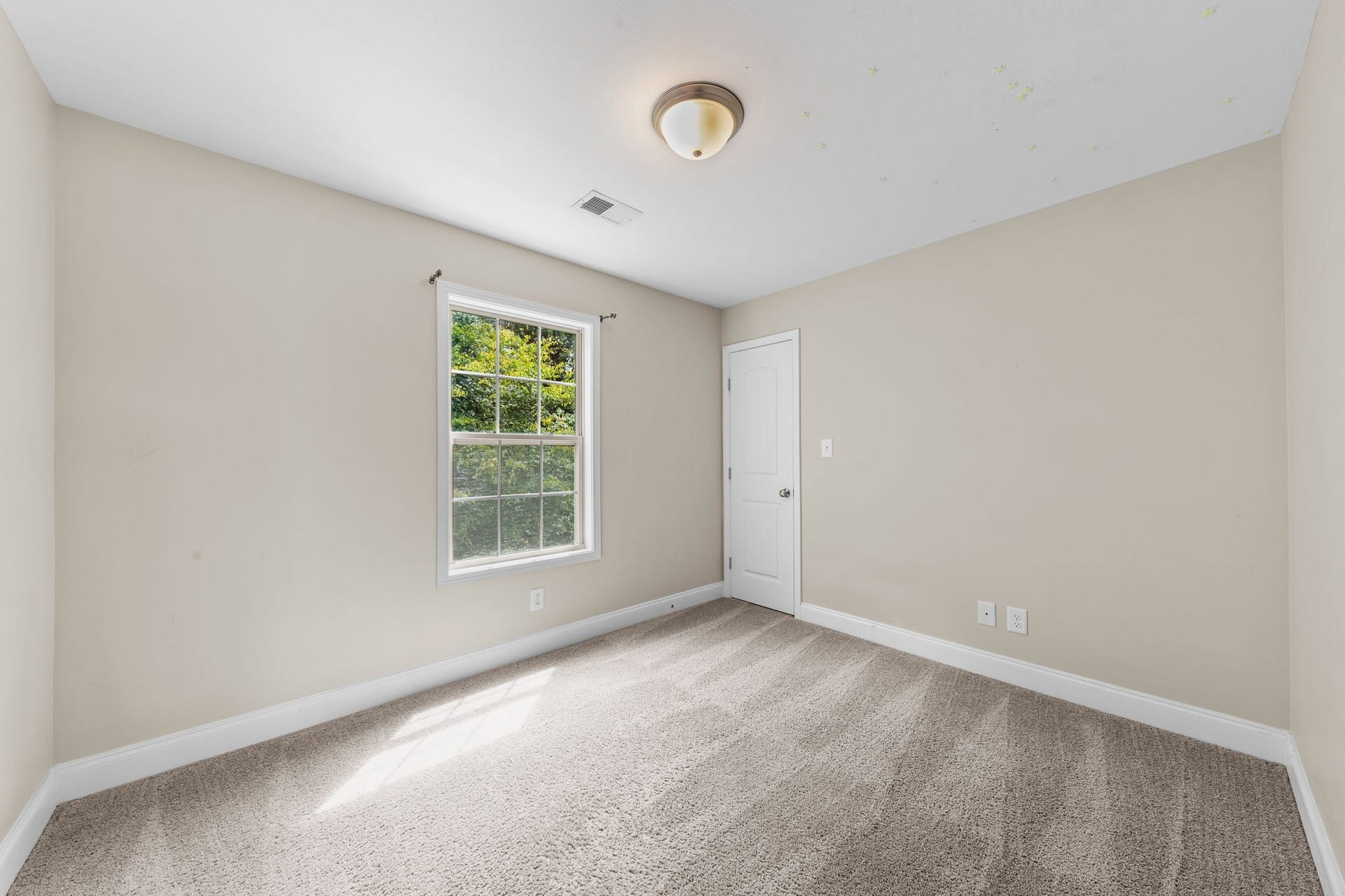 454 N Magnolia Dr, Clarksville, TN 37042 454 N Magnolia Dr, Clarksville, TN 37042