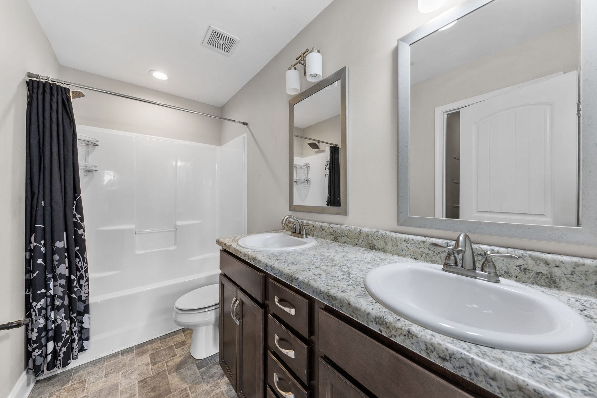 454 N Magnolia Dr, Clarksville, TN 37042 454 N Magnolia Dr, Clarksville, TN 37042