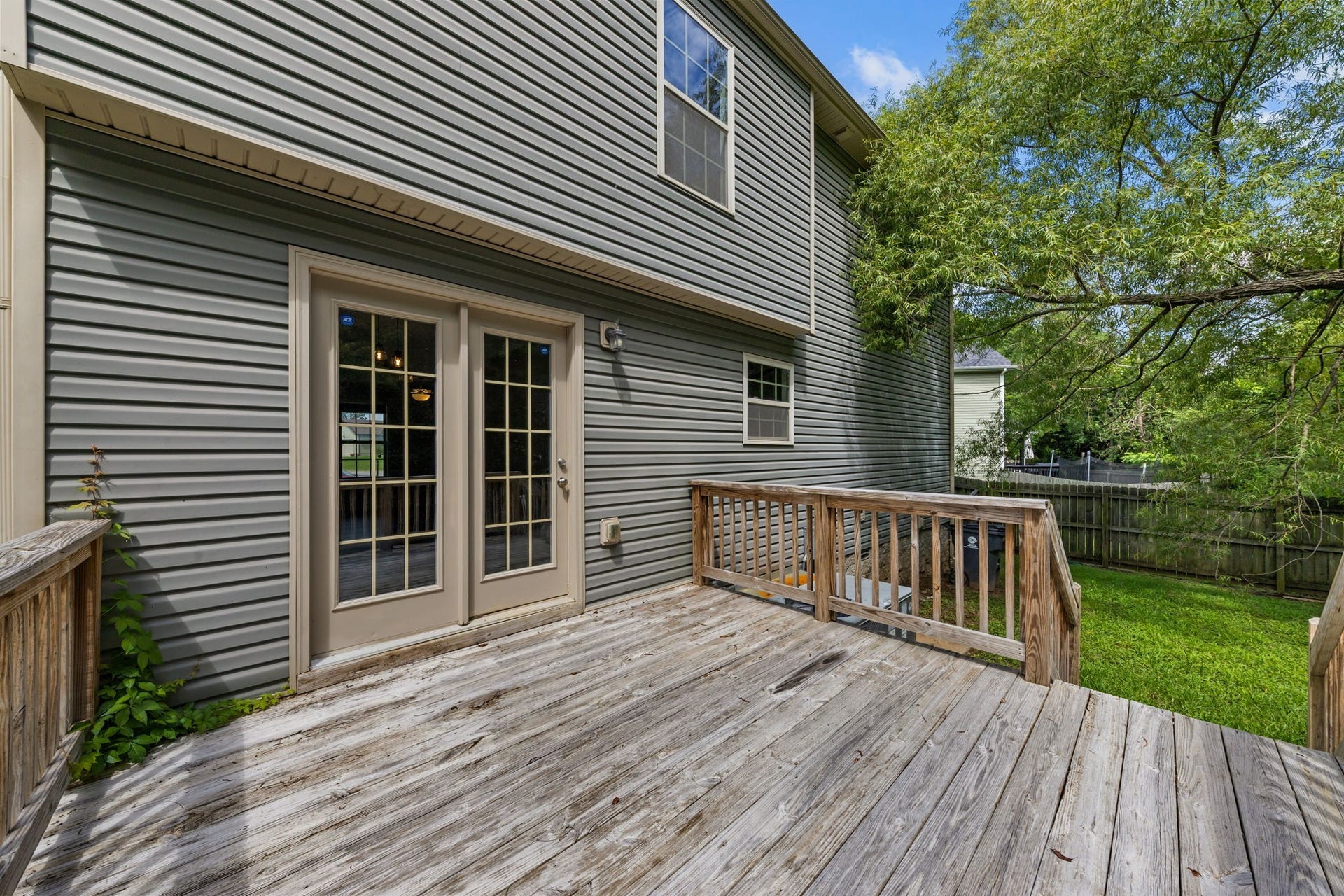 454 N Magnolia Dr, Clarksville, TN 37042 454 N Magnolia Dr, Clarksville, TN 37042