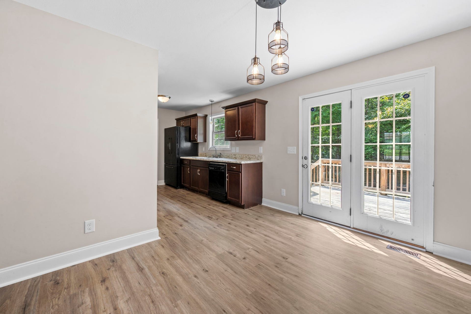 454 N Magnolia Dr, Clarksville, TN 37042 454 N Magnolia Dr, Clarksville, TN 37042