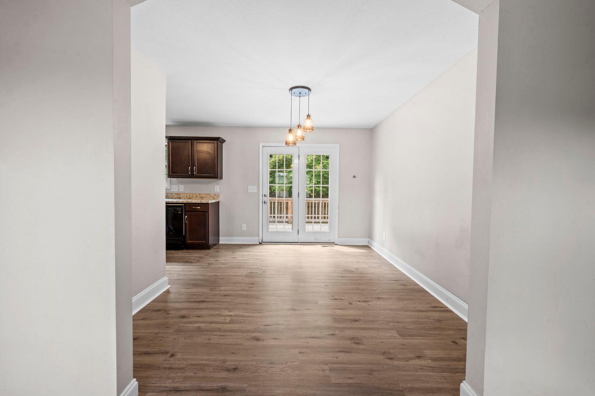 454 N Magnolia Dr, Clarksville, TN 37042 454 N Magnolia Dr, Clarksville, TN 37042