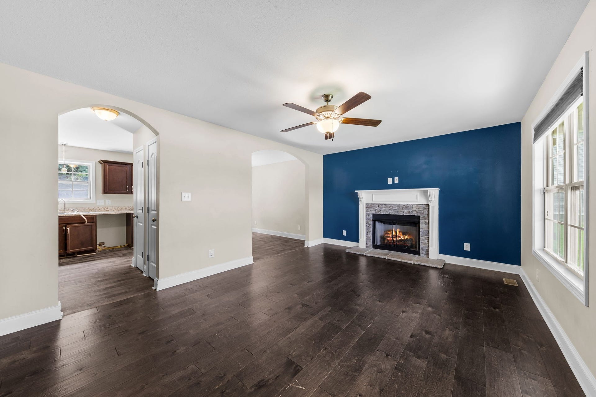 454 N Magnolia Dr, Clarksville, TN 37042 454 N Magnolia Dr, Clarksville, TN 37042