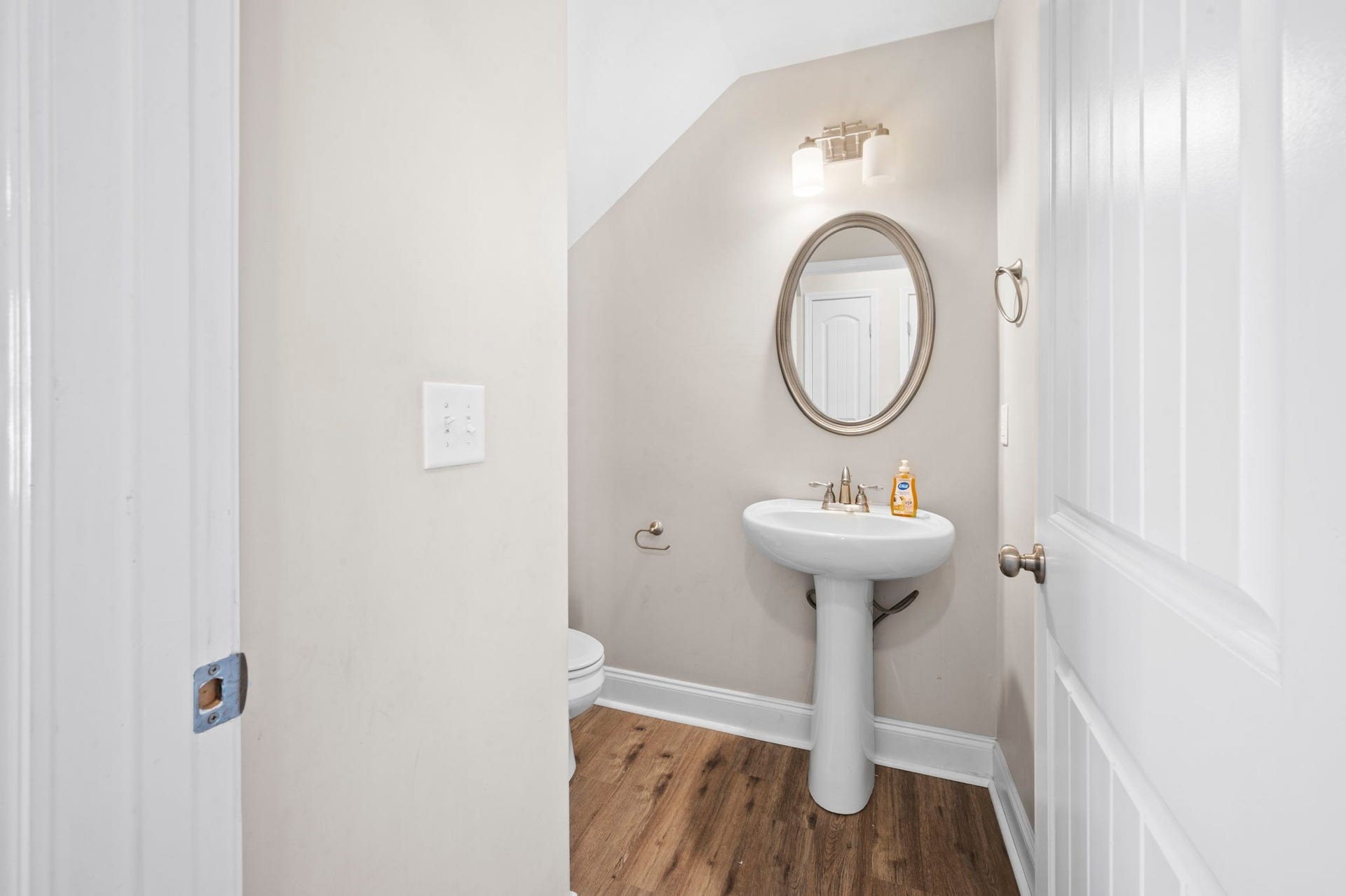 454 N Magnolia Dr, Clarksville, TN 37042 454 N Magnolia Dr, Clarksville, TN 37042
