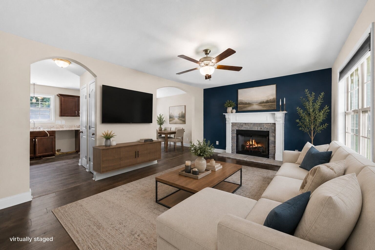 454 N Magnolia Dr, Clarksville, TN 37042 Virtually staged!
