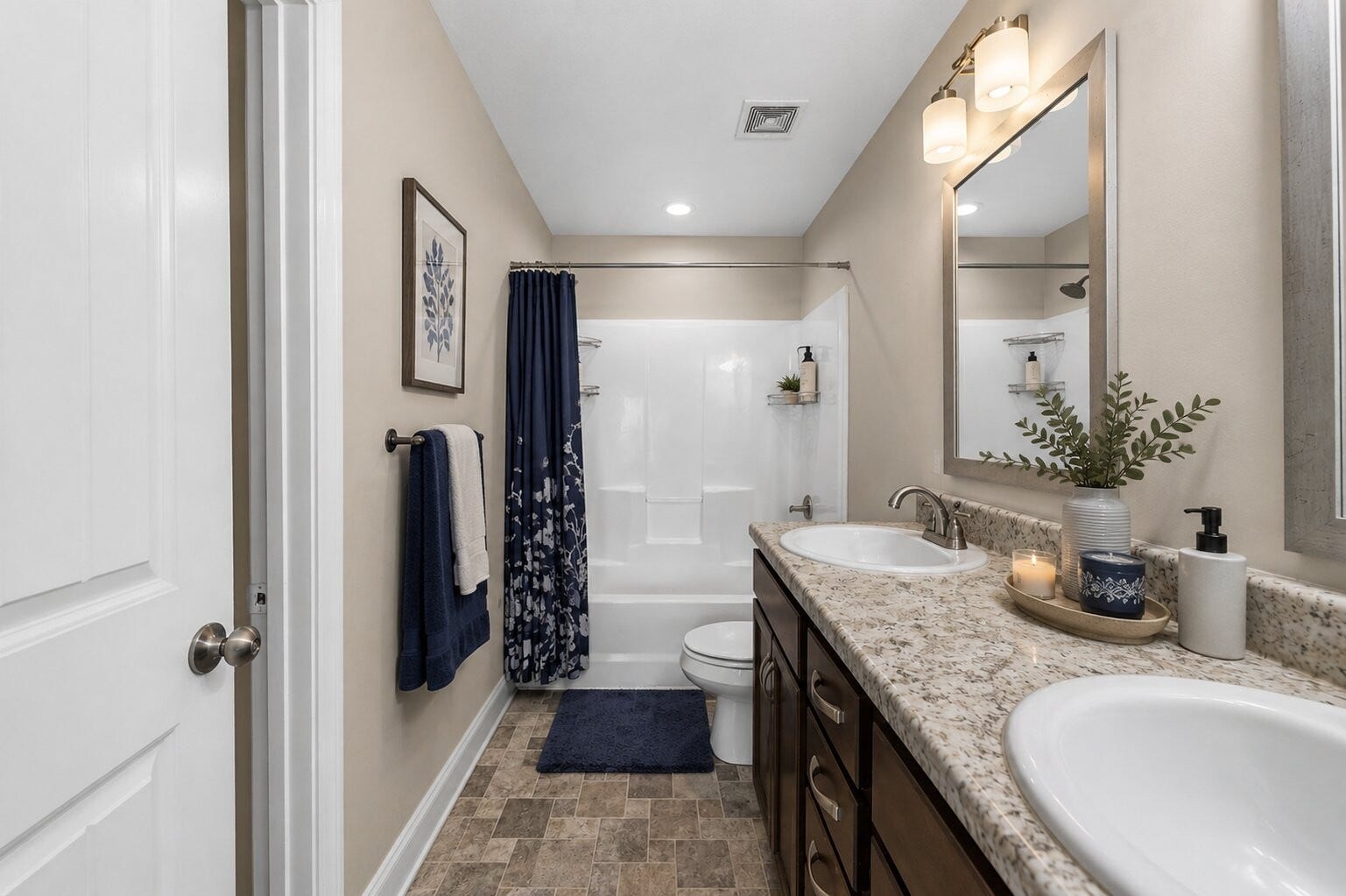 454 N Magnolia Dr, Clarksville, TN 37042 Virtually staged!