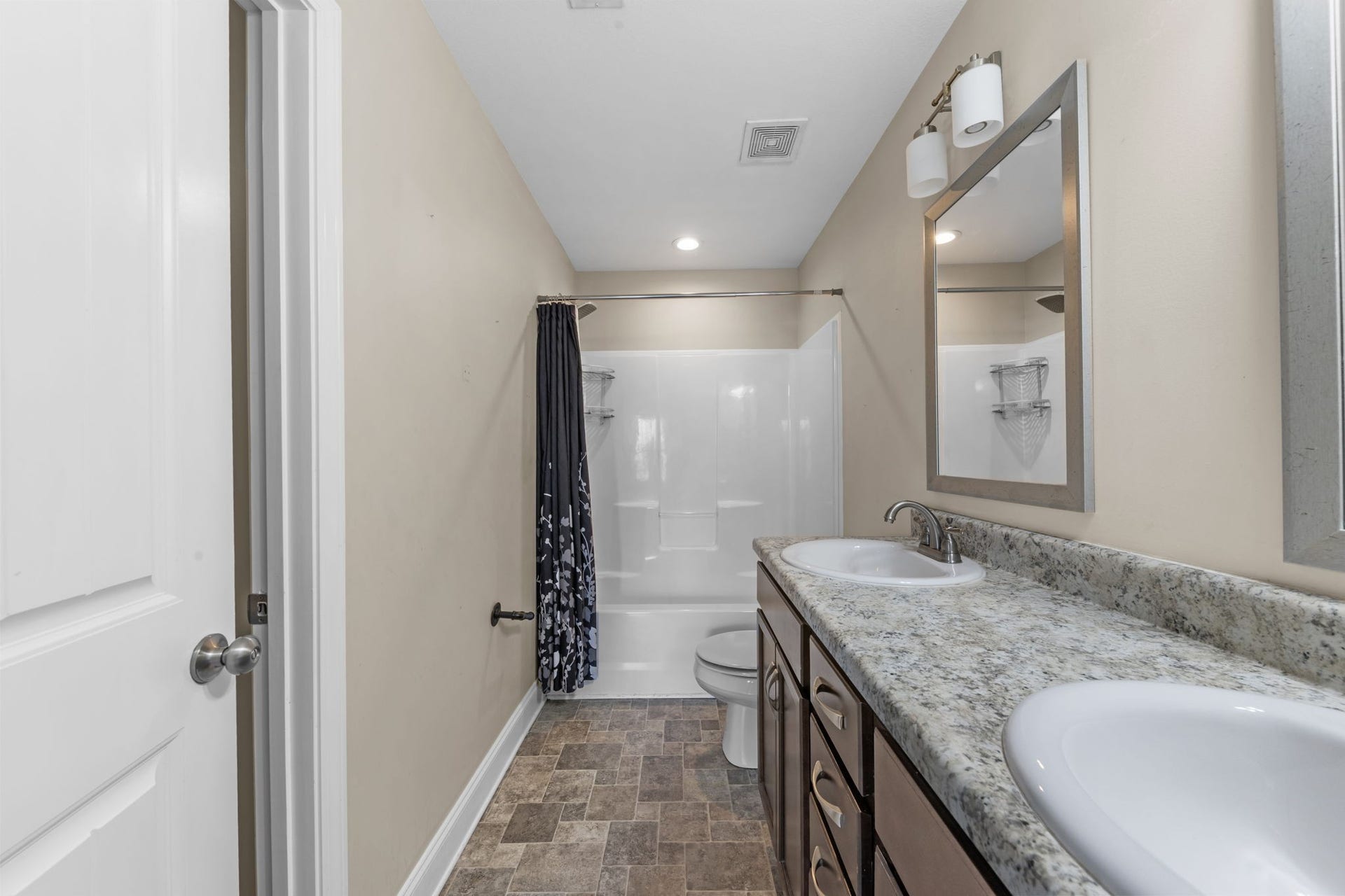 454 N Magnolia Dr, Clarksville, TN 37042 454 N Magnolia Dr, Clarksville, TN 37042