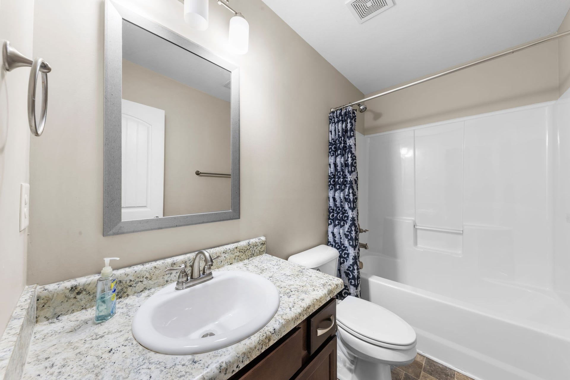 454 N Magnolia Dr, Clarksville, TN 37042 454 N Magnolia Dr, Clarksville, TN 37042
