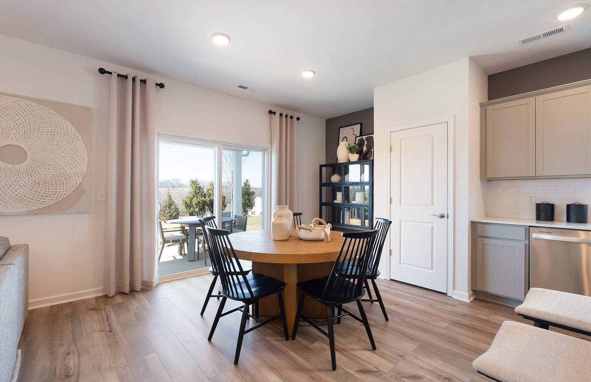 3281 Barrel Oak Pass, Columbia, TN 38401 Staged Oriole Model Home. Some selections may differ.