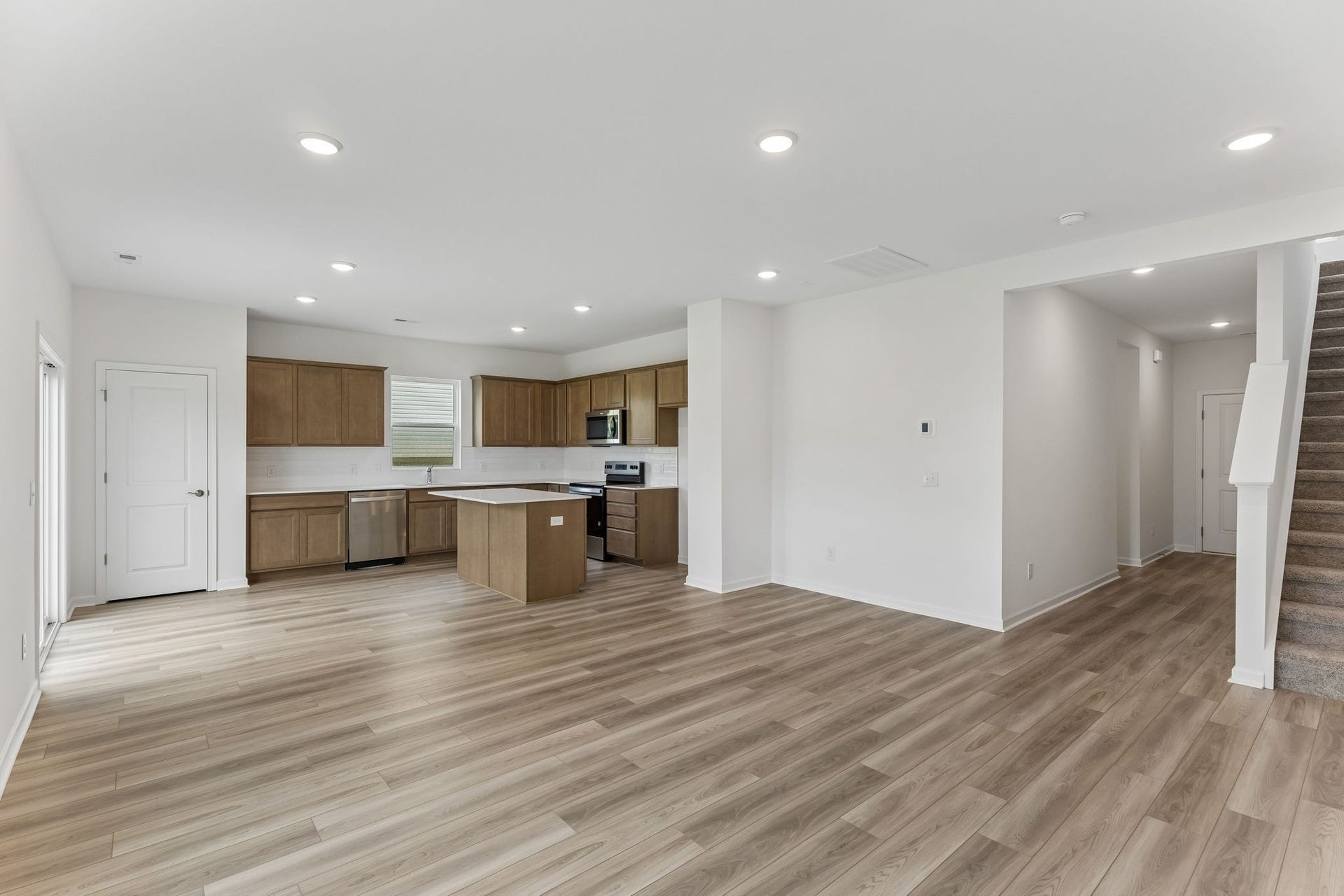 3625 Haplander Ct, Columbia, TN 38401 *Photos of same floorplan with different finishes*