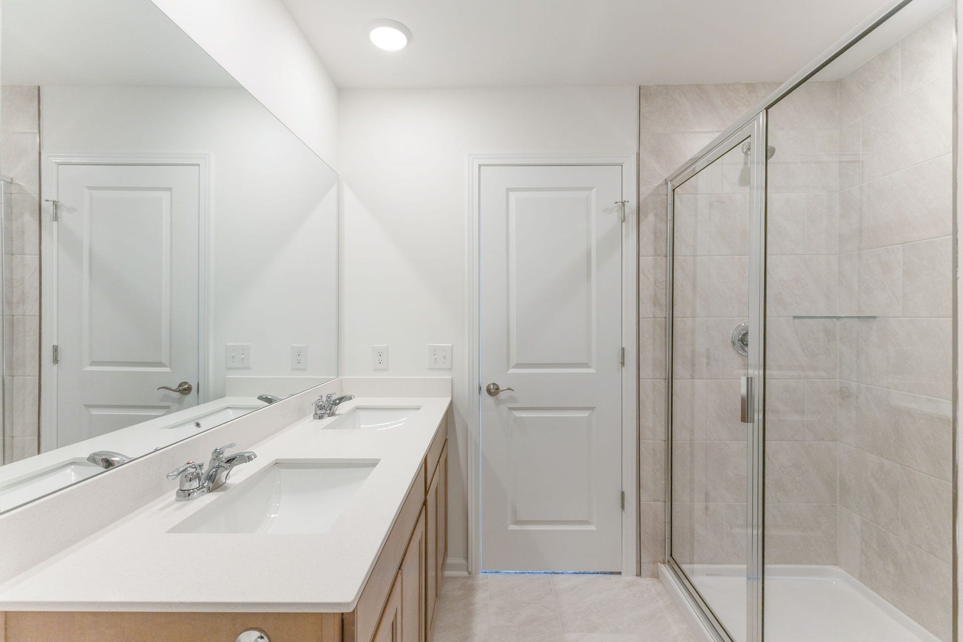 3625 Haplander Ct, Columbia, TN 38401 *Photos of same floorplan with different finishes*