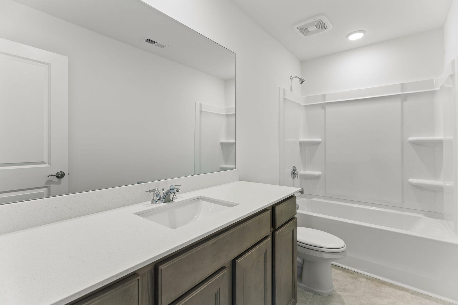3625 Haplander Ct, Columbia, TN 38401 *Photos of same floorplan with different finishes*