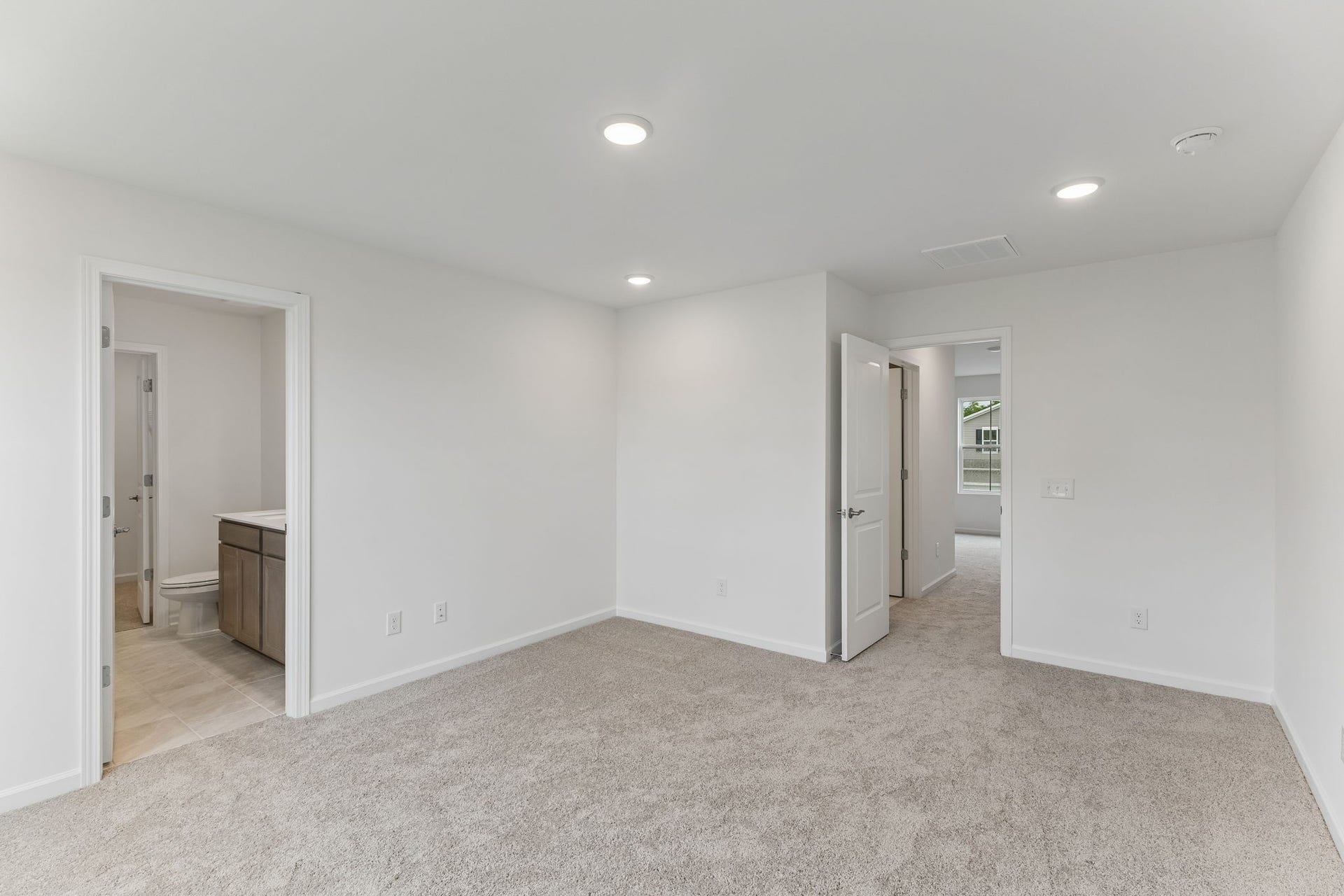 3625 Haplander Ct, Columbia, TN 38401 *Photos of same floorplan with different finishes*