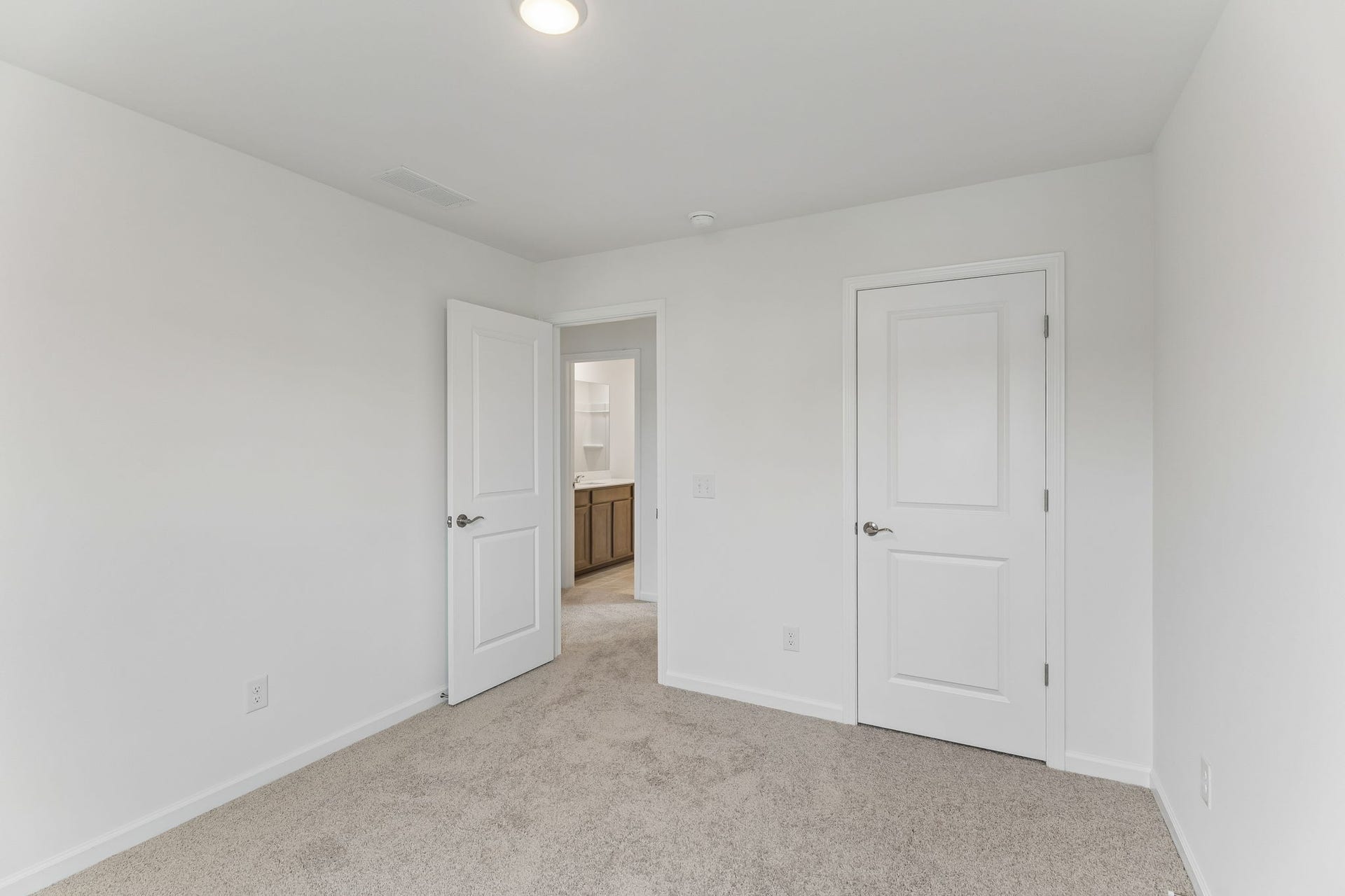 3625 Haplander Ct, Columbia, TN 38401 *Photos of same floorplan with different finishes*