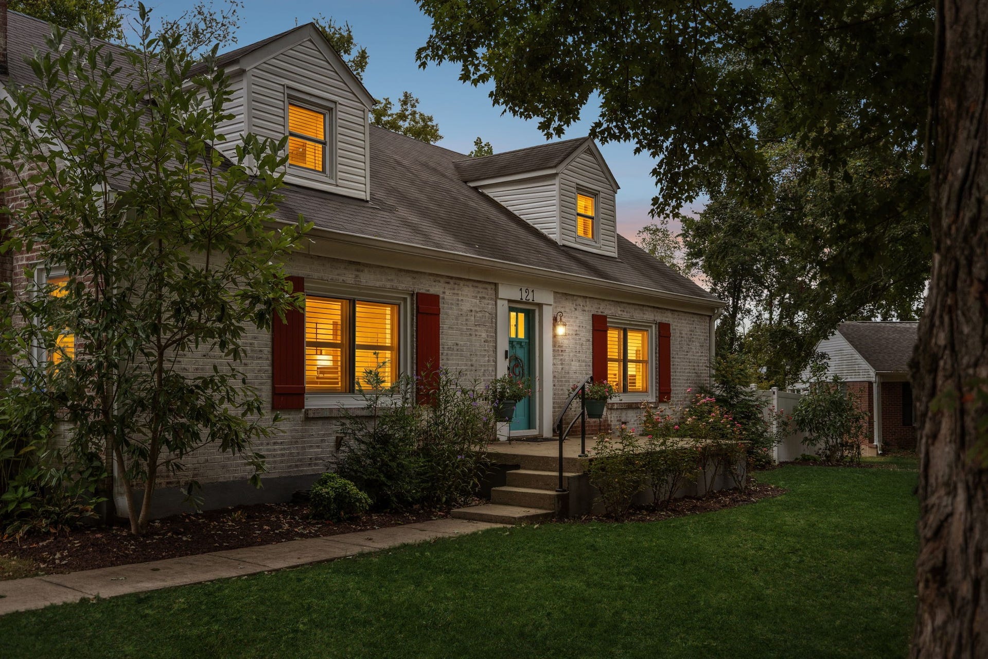 121 Park Cir, Columbia, TN 38401