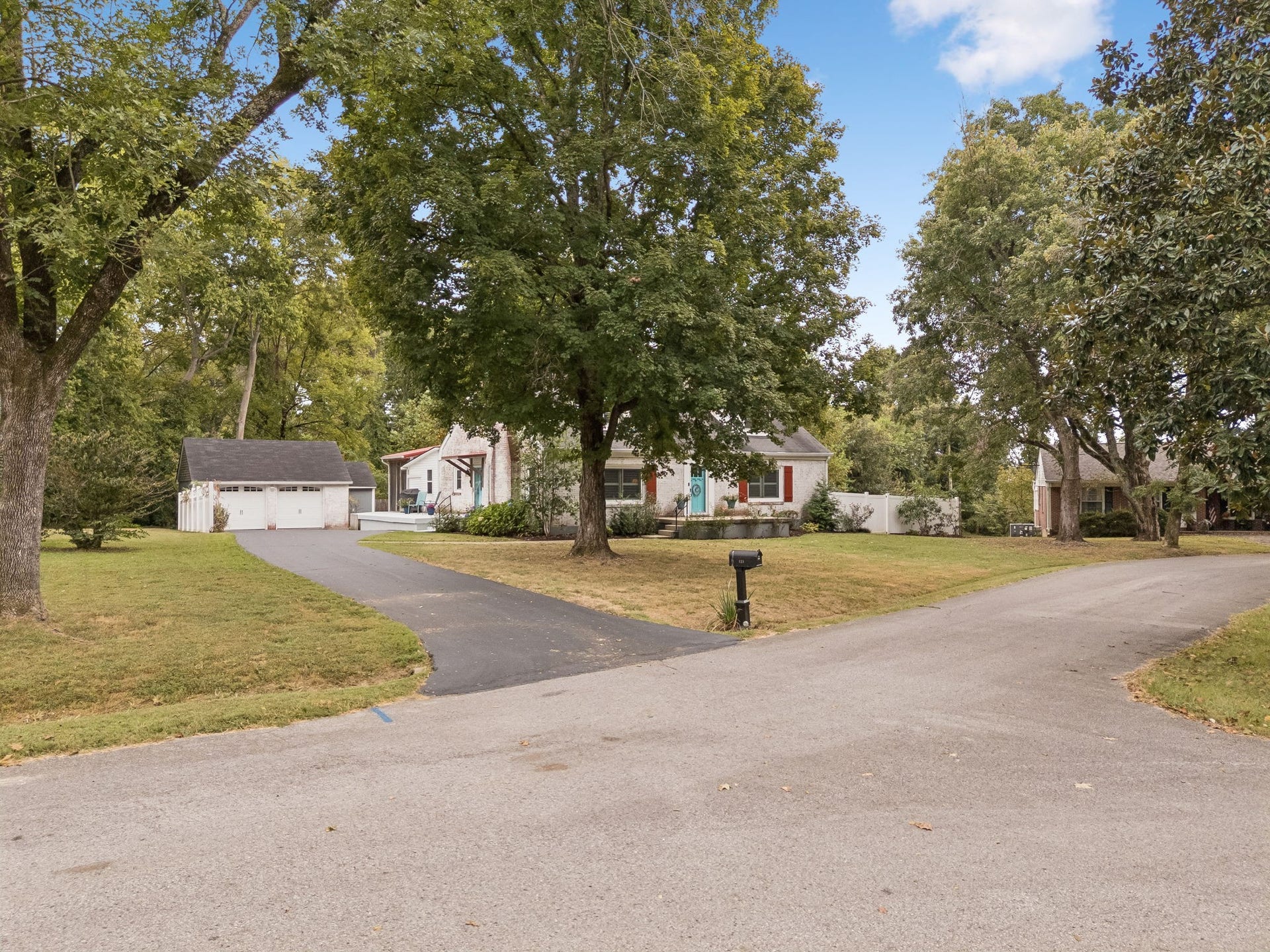 121 Park Cir, Columbia, TN 38401