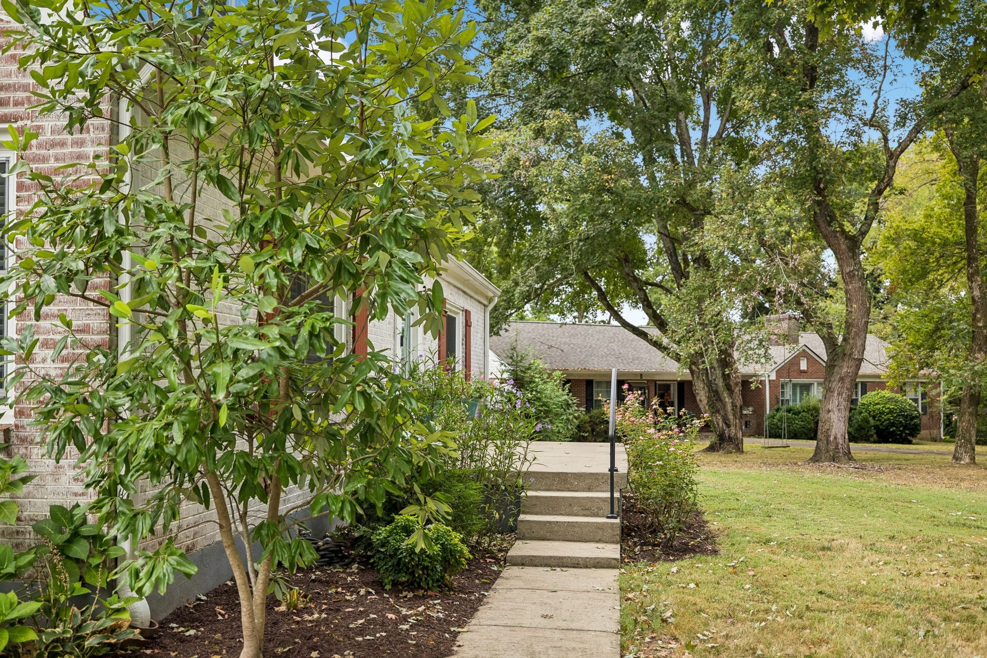 121 Park Cir, Columbia, TN 38401