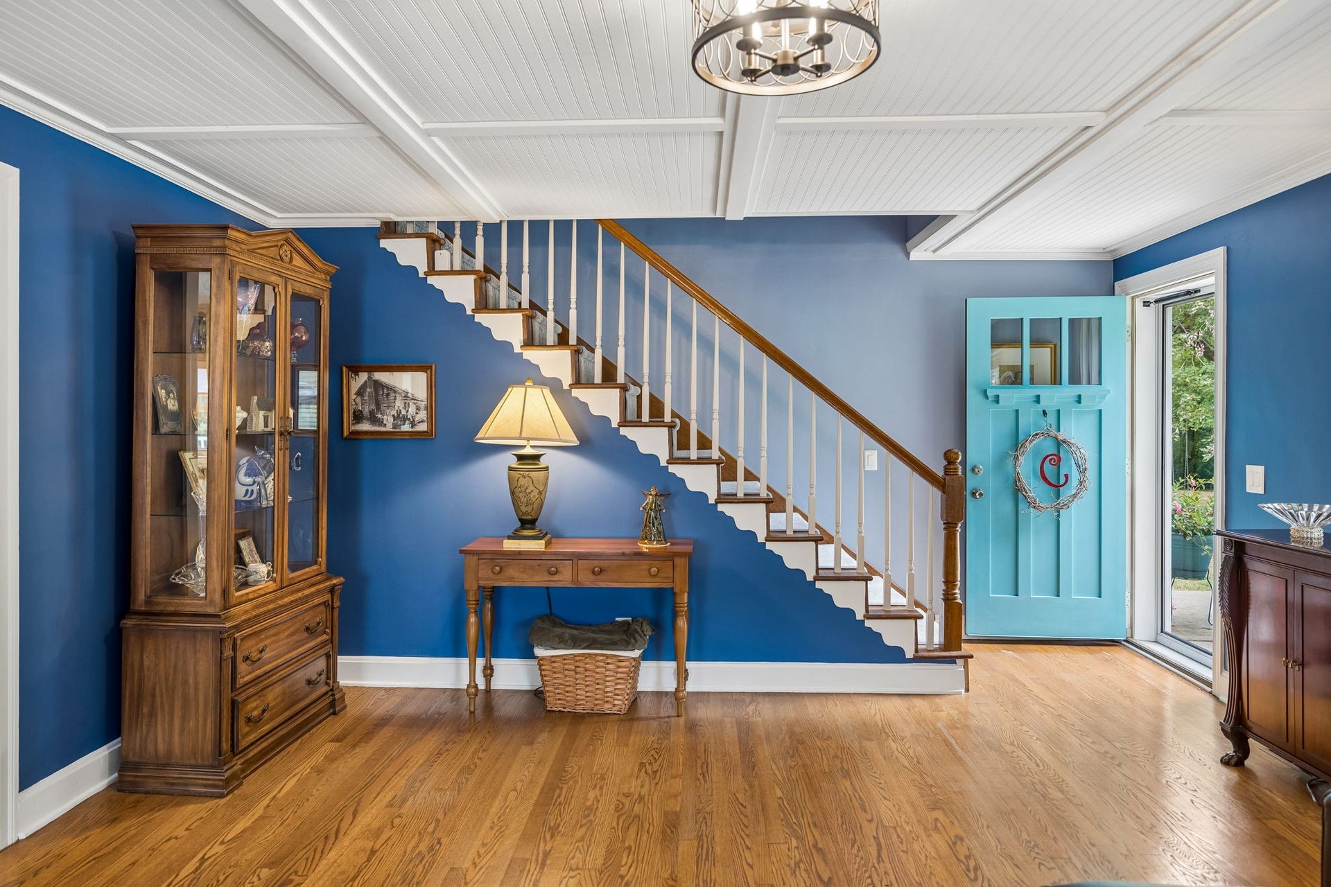 Some homes make an impression the moment you walk through the door. At 121 Park Circle, original character, beautiful hardwood floors, and a cheerful turquoise door set the tone for a home that feels both timeless and welcoming.