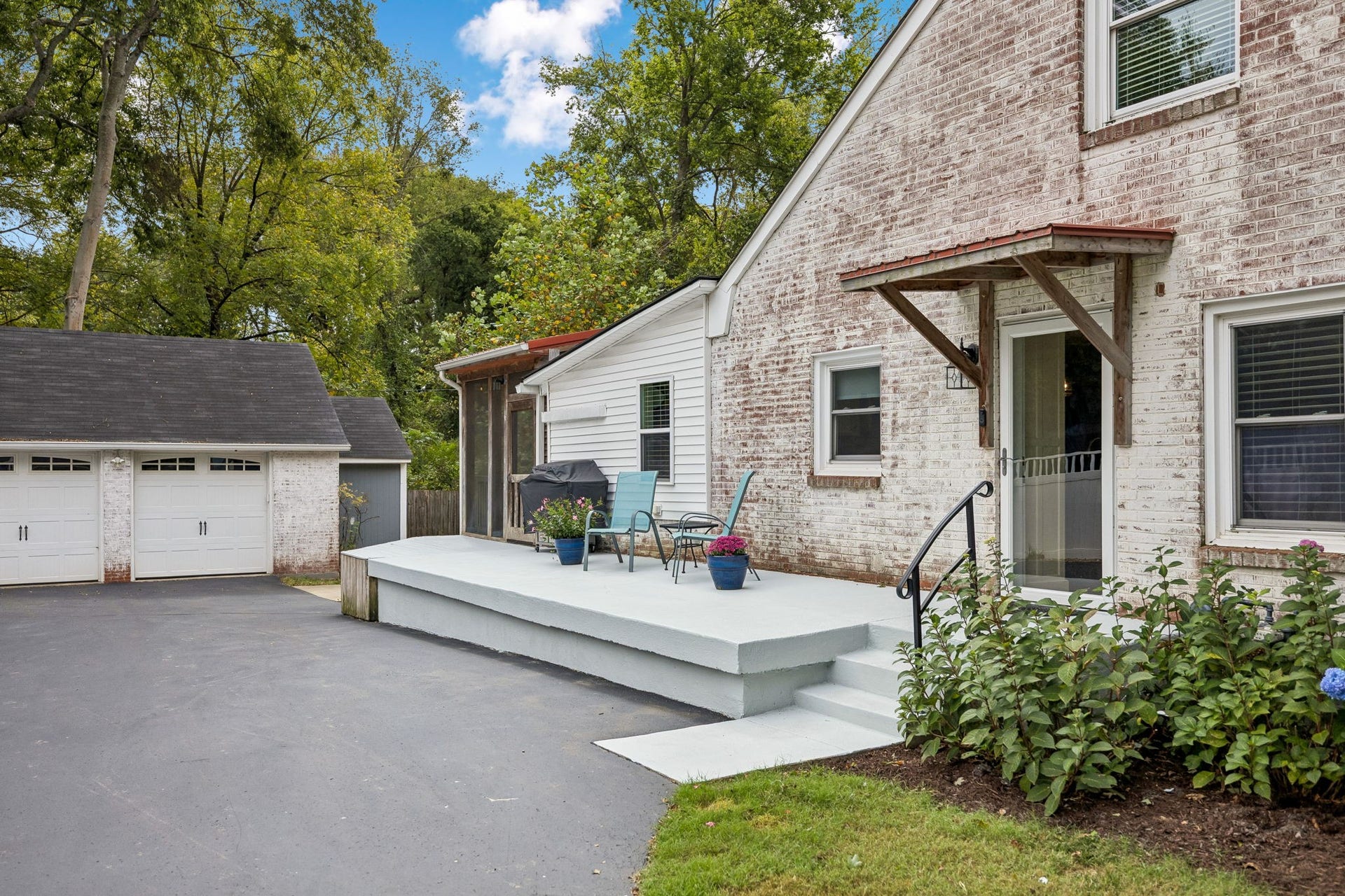 121 Park Cir, Columbia, TN 38401