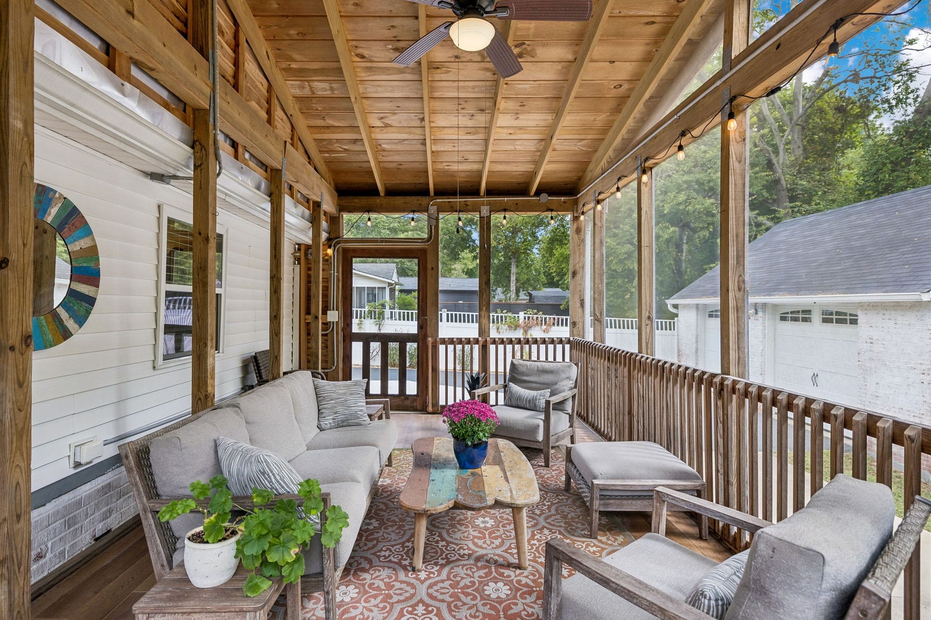 121 Park Cir, Columbia, TN 38401