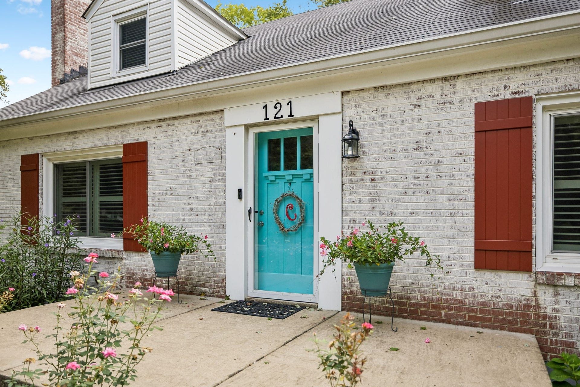 121 Park Cir, Columbia, TN 38401