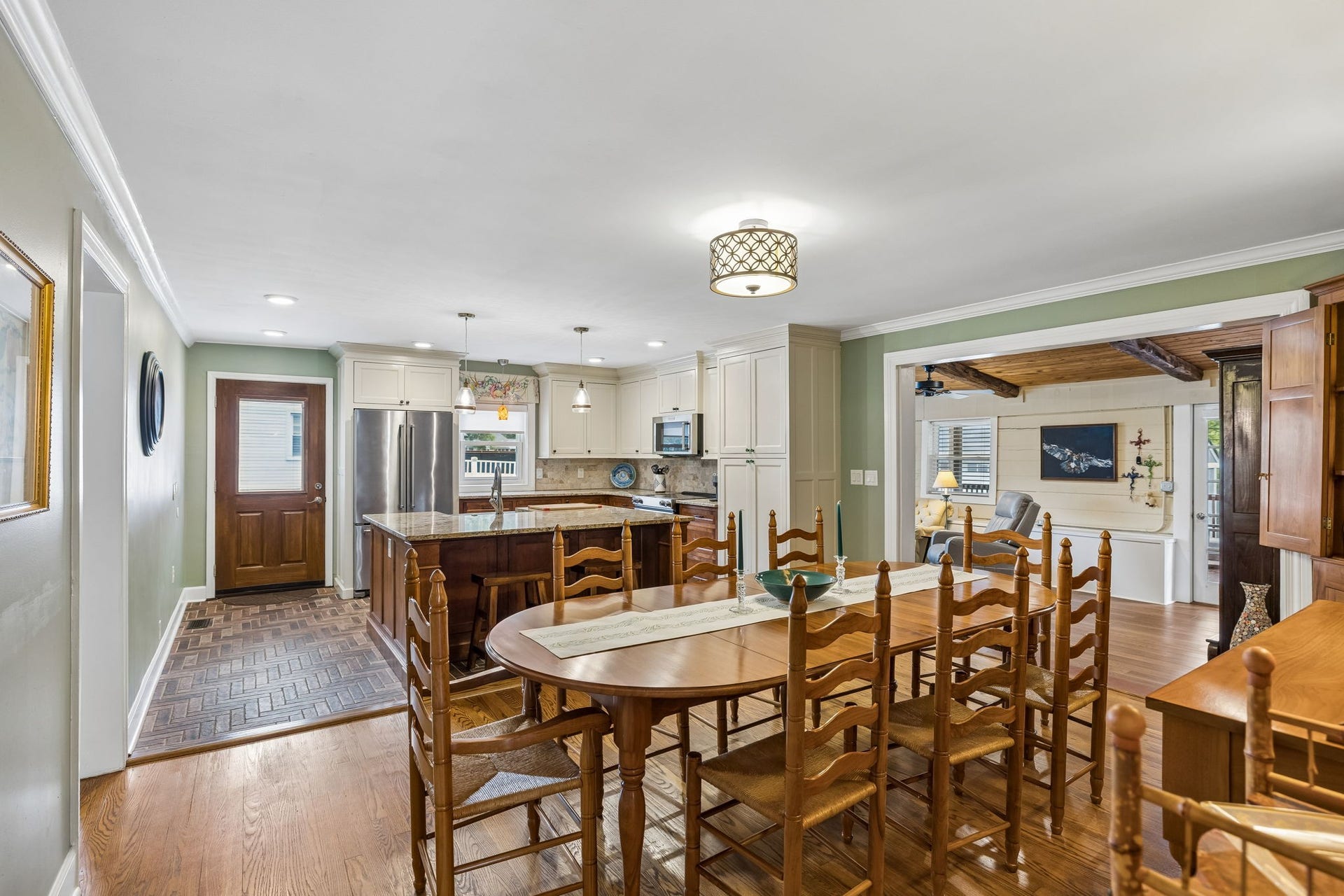 121 Park Cir, Columbia, TN 38401