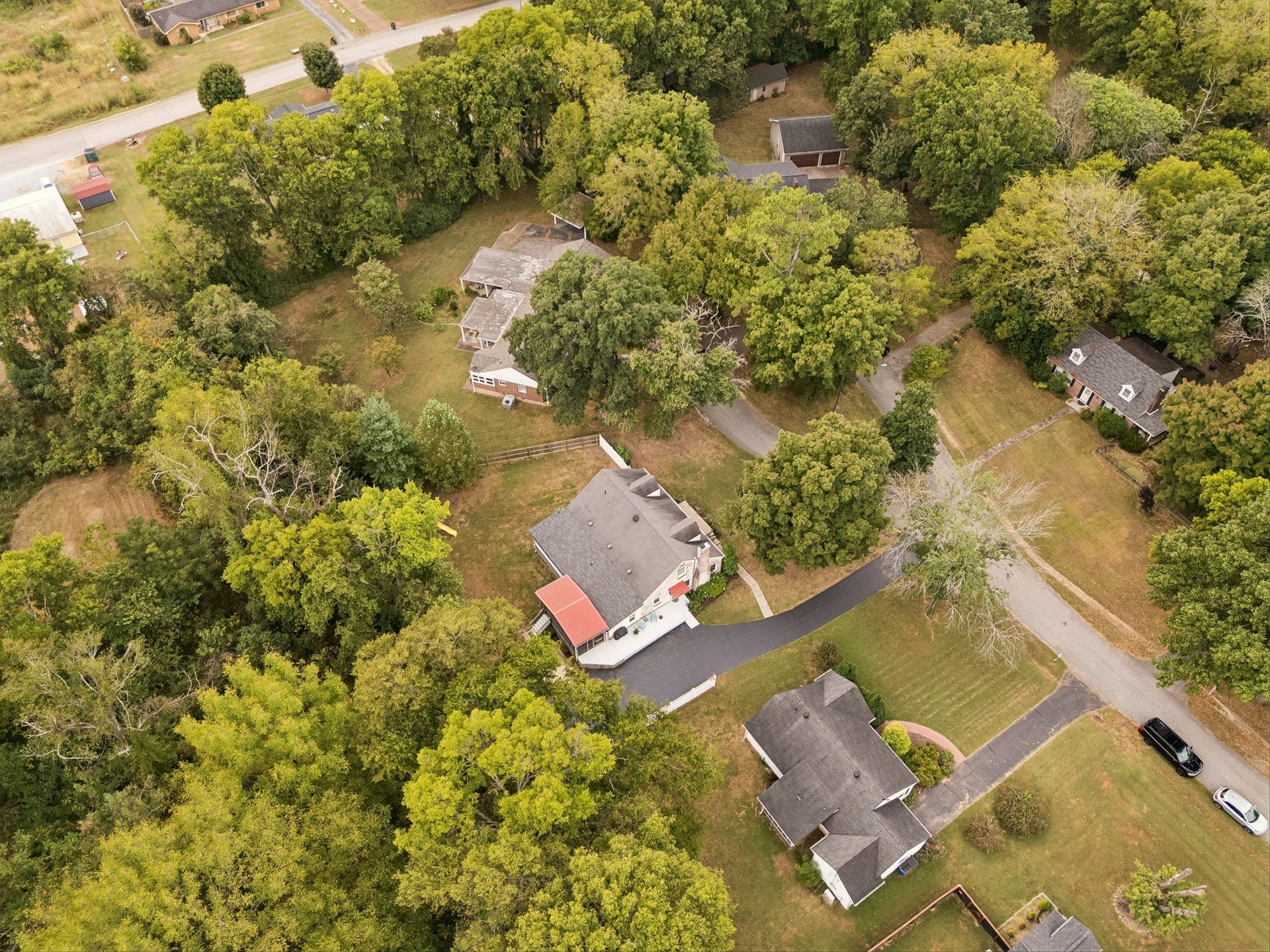 121 Park Cir, Columbia, TN 38401