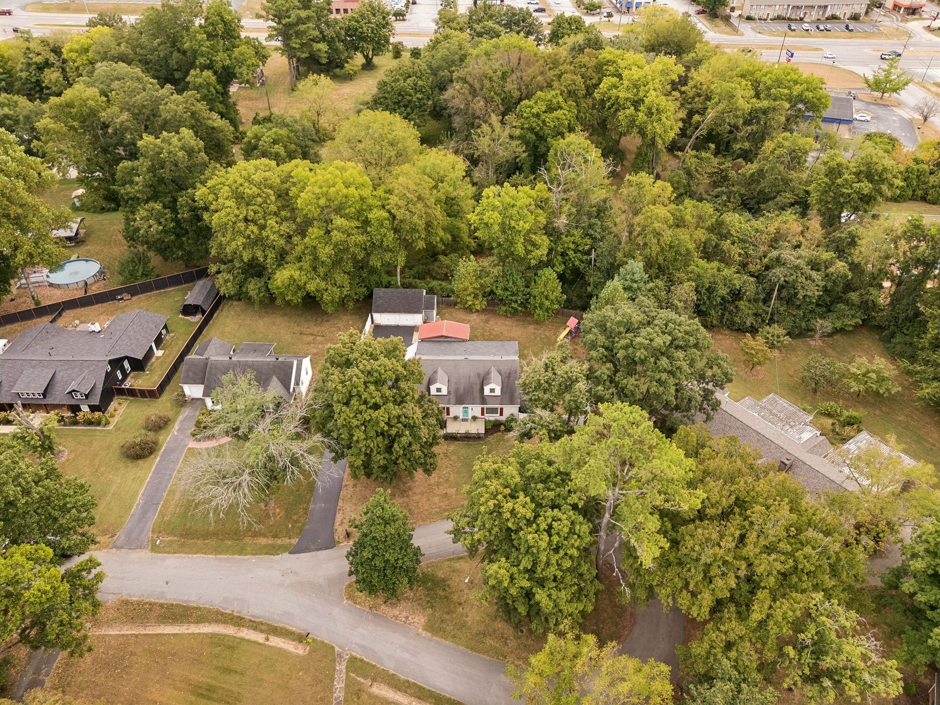 121 Park Cir, Columbia, TN 38401