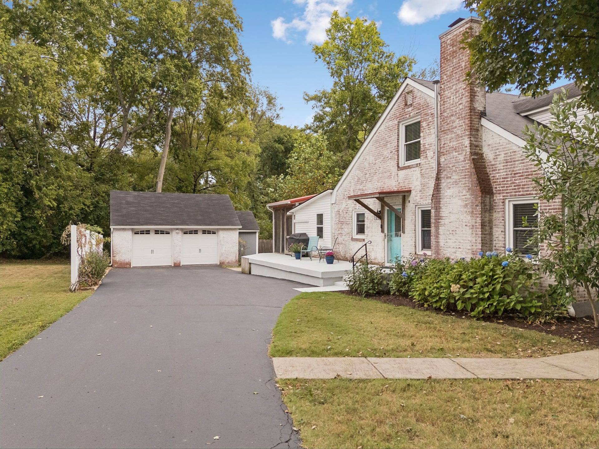 121 Park Cir, Columbia, TN 38401