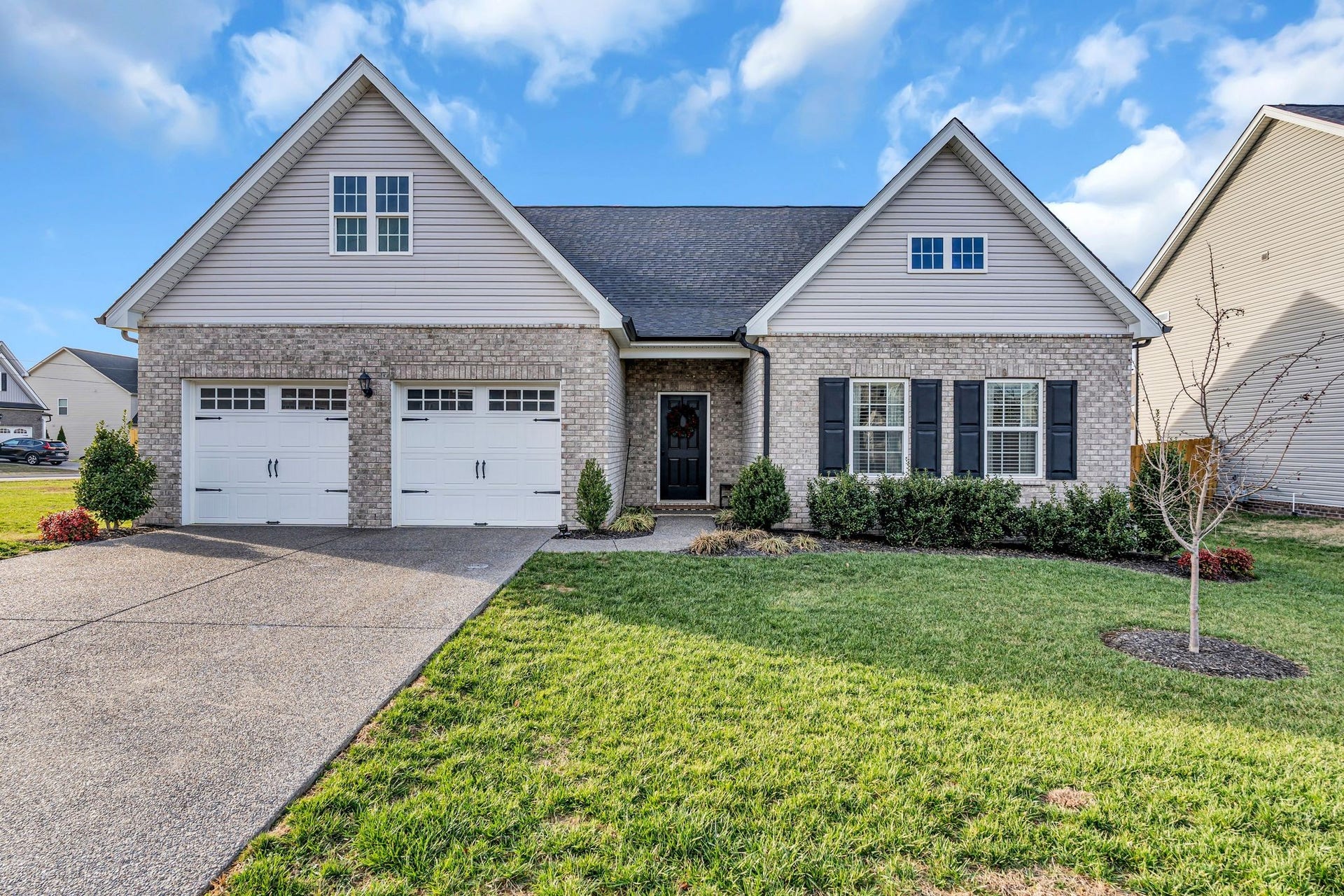 Welcome to 1393 Wentworth Dr!