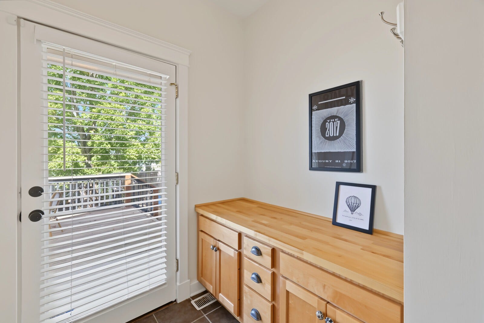 1415 Fatherland St, Nashville, TN 37206 back door drop zone