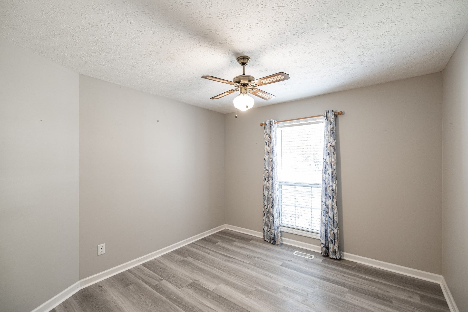 583 Cottonwood Dr, Gallatin, TN 37066 583 Cottonwood Dr, Gallatin, TN 37066