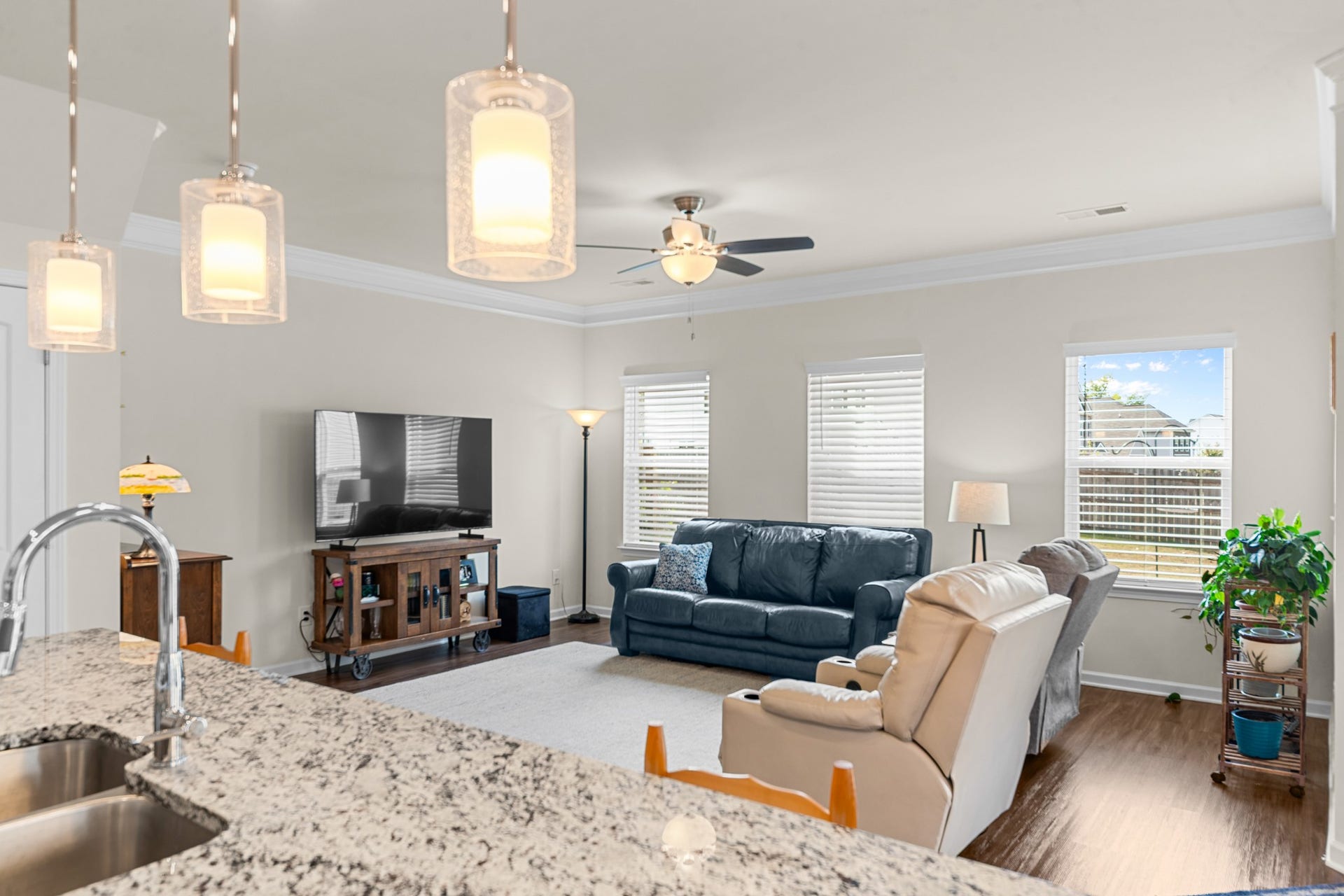 341 Geneva Ln, Columbia, TN 38401 341 Geneva Ln, Columbia, TN 38401