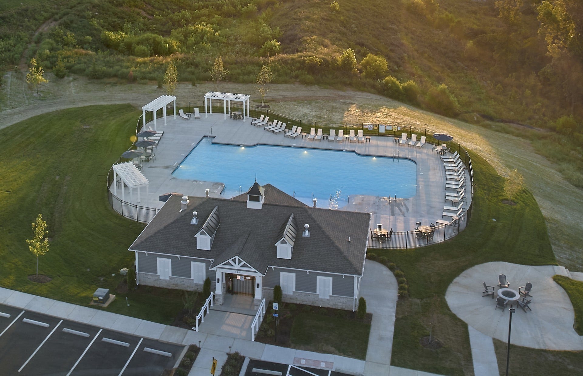 Independence at Carter's Station includes resort-style amenities including this gorgeous pool.