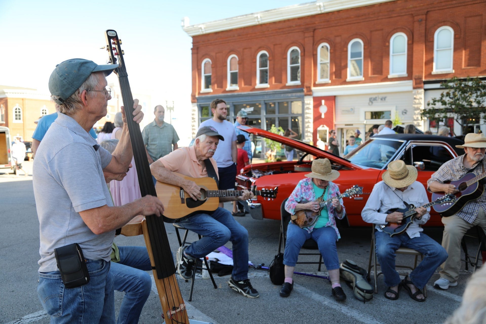 1013 Flat Swing, Columbia, TN 38401 First Fridays on the Square! Just minutes from charming Historic Downtown Columbia filled with shopping, dining and entertainment.