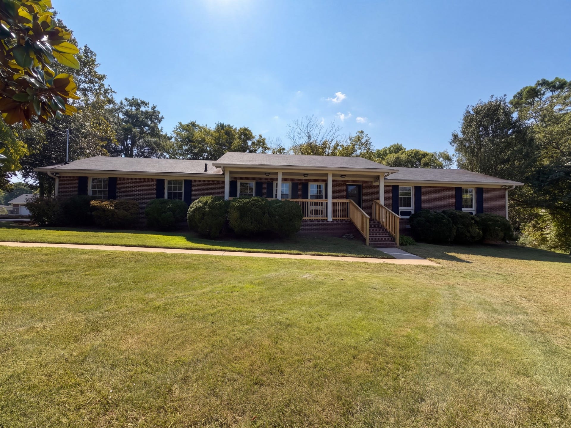 1005 Roseview Dr, Columbia, TN 38401 1005 Roseview Dr, Columbia, TN 38401