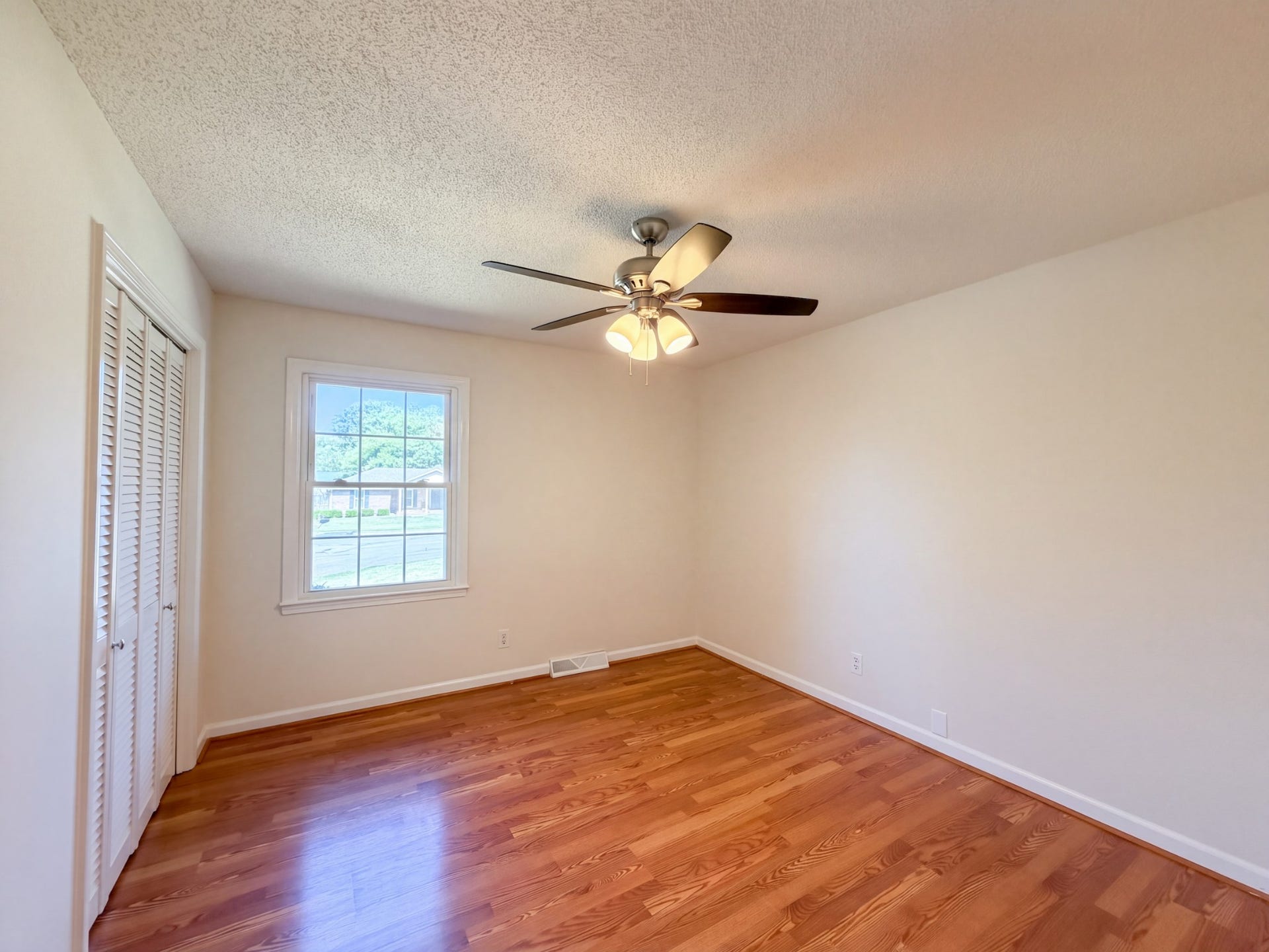 1005 Roseview Dr, Columbia, TN 38401 1005 Roseview Dr, Columbia, TN 38401