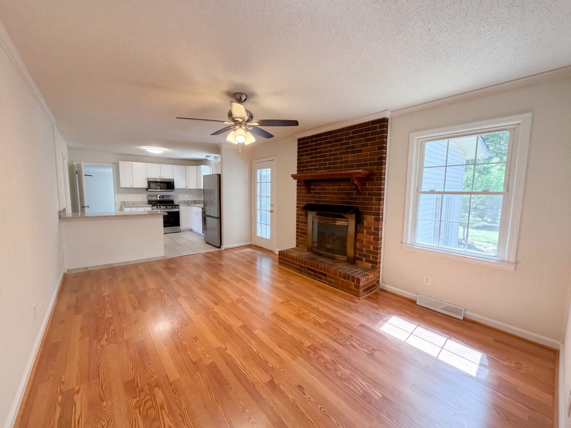 1005 Roseview Dr, Columbia, TN 38401 1005 Roseview Dr, Columbia, TN 38401