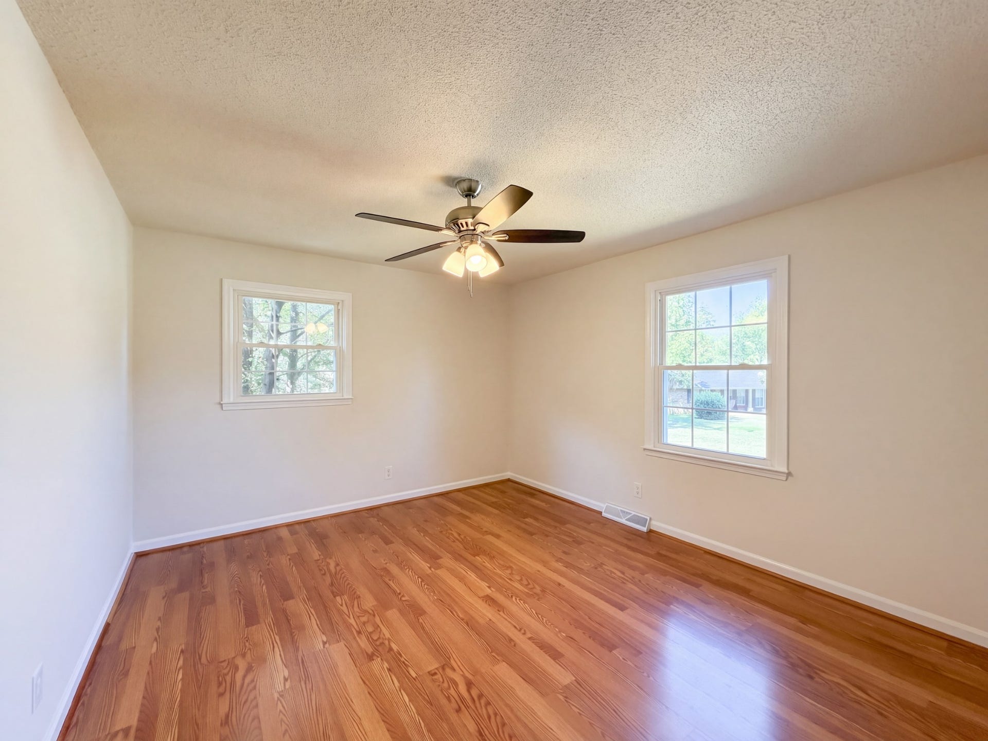 1005 Roseview Dr, Columbia, TN 38401 1005 Roseview Dr, Columbia, TN 38401