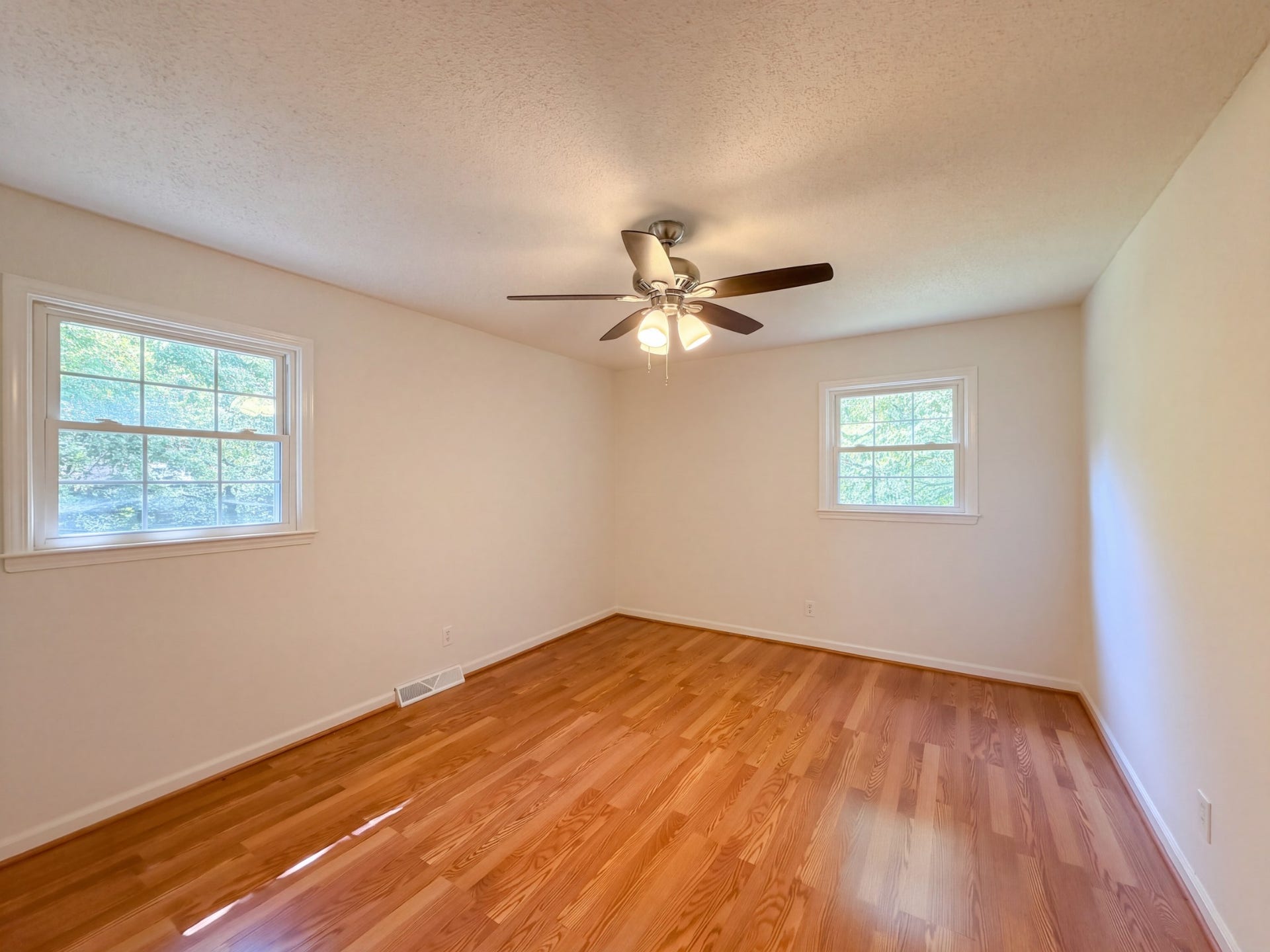 1005 Roseview Dr, Columbia, TN 38401 1005 Roseview Dr, Columbia, TN 38401