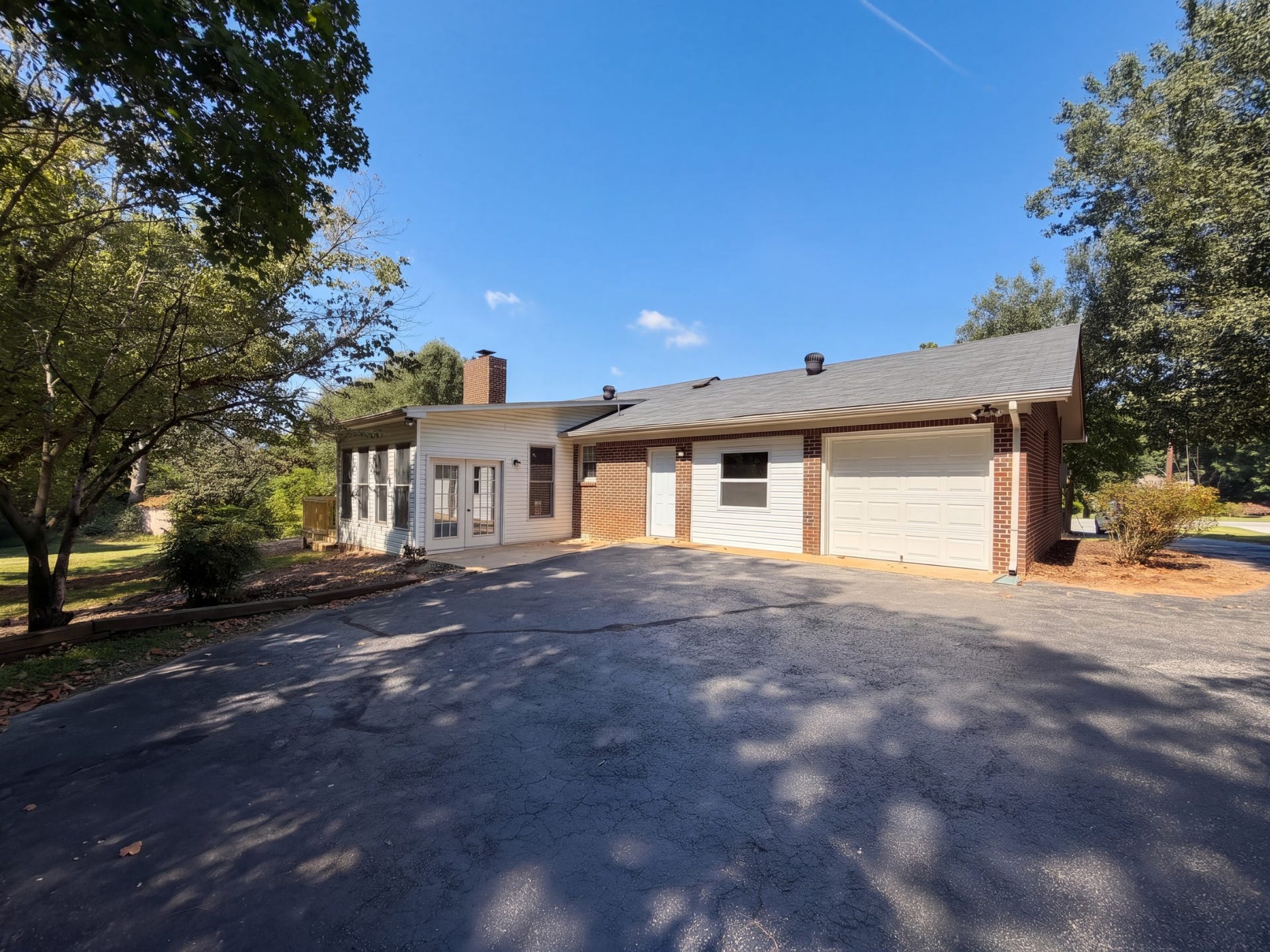 1005 Roseview Dr, Columbia, TN 38401 1005 Roseview Dr, Columbia, TN 38401