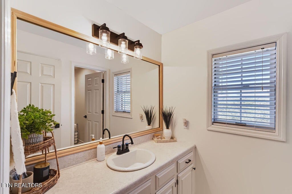 311 Drummer Lane, Knoxville, TN 37924 311 Drummer Lane, Knoxville, TN 37924