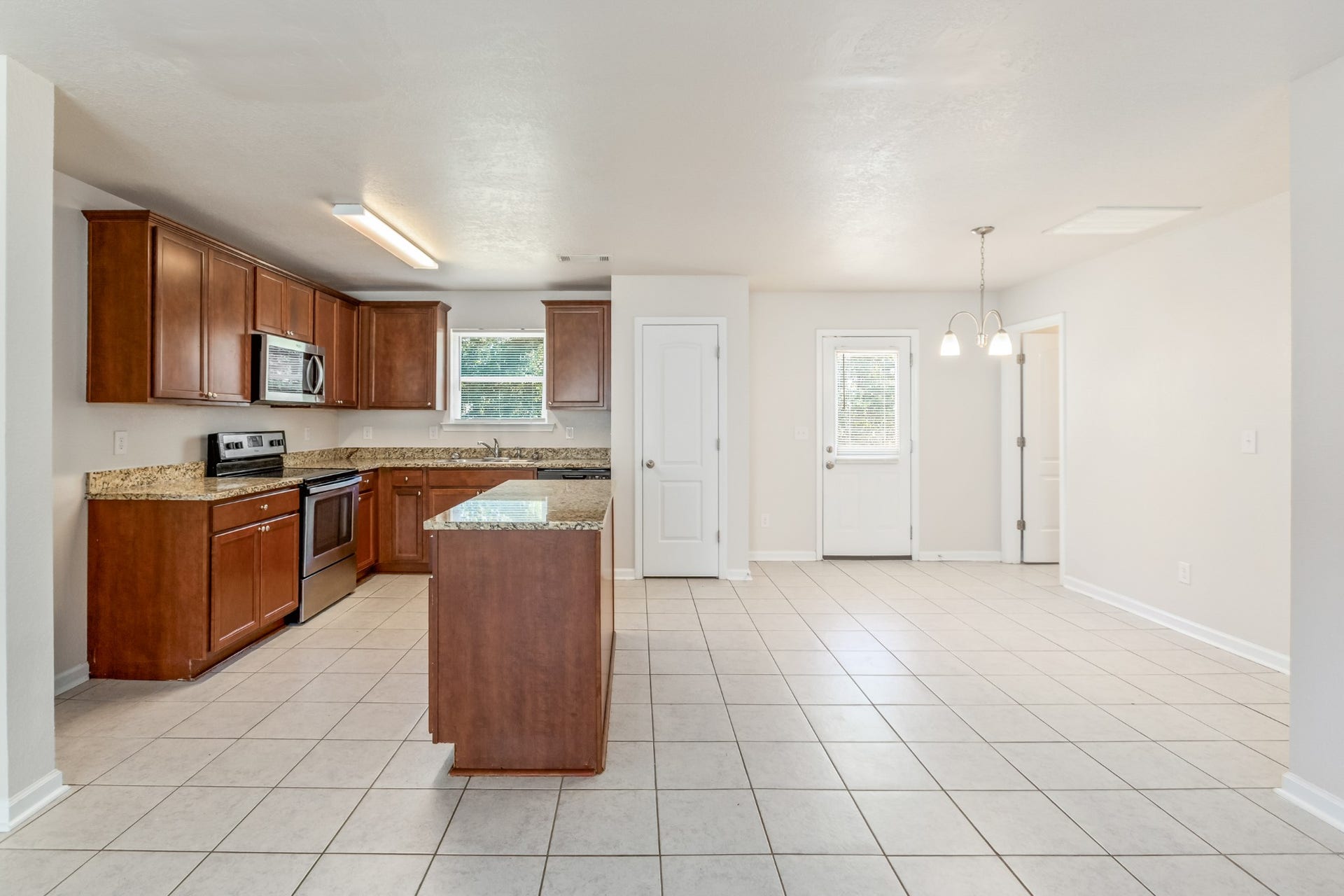 2515 Queen Bee Dr, Columbia, TN 38401 2515 Queen Bee Dr, Columbia, TN 38401