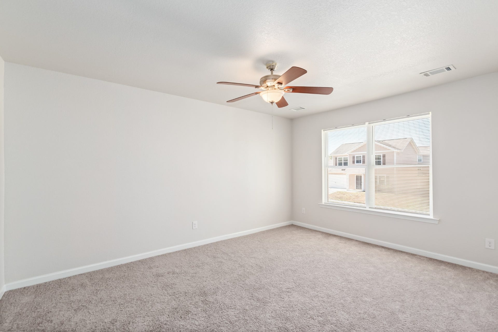 2515 Queen Bee Dr, Columbia, TN 38401 2515 Queen Bee Dr, Columbia, TN 38401