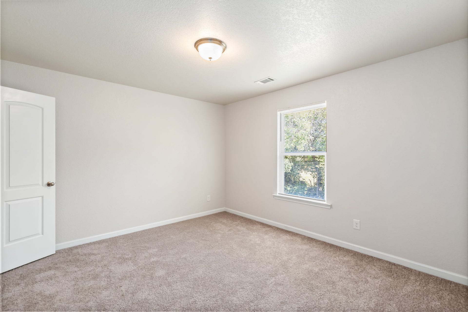 2515 Queen Bee Dr, Columbia, TN 38401 2515 Queen Bee Dr, Columbia, TN 38401