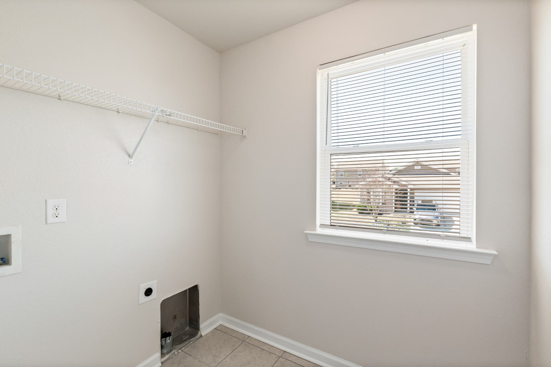 2515 Queen Bee Dr, Columbia, TN 38401 2515 Queen Bee Dr, Columbia, TN 38401