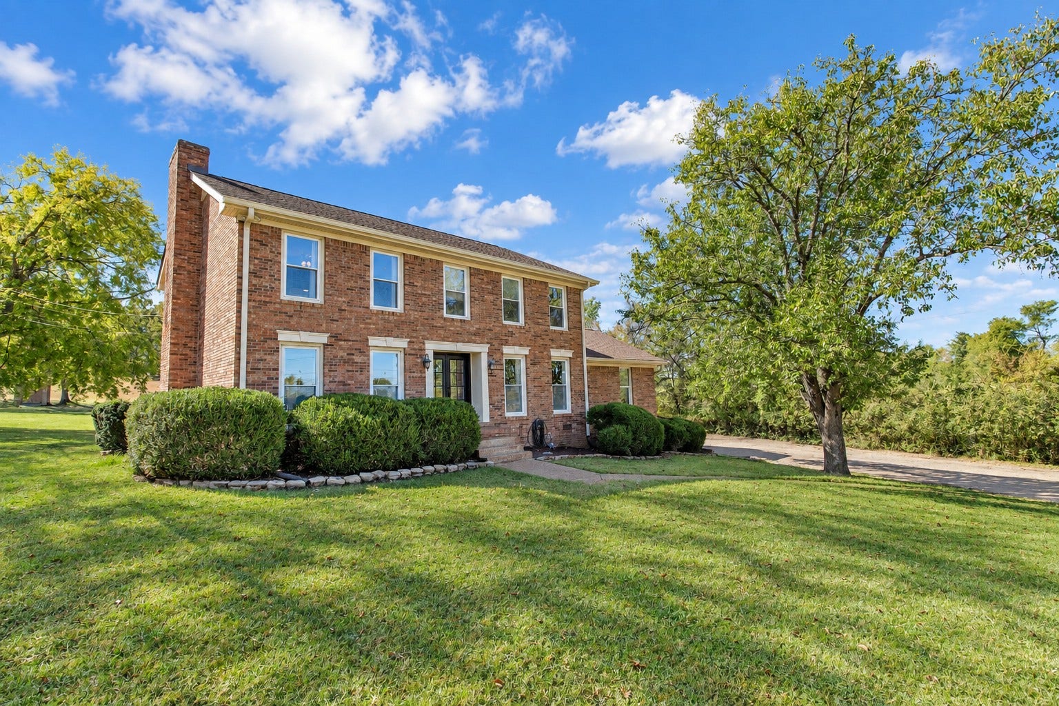 260 Anderson Ln, Hendersonville, TN 37075 260 Anderson Ln, Hendersonville, TN 37075