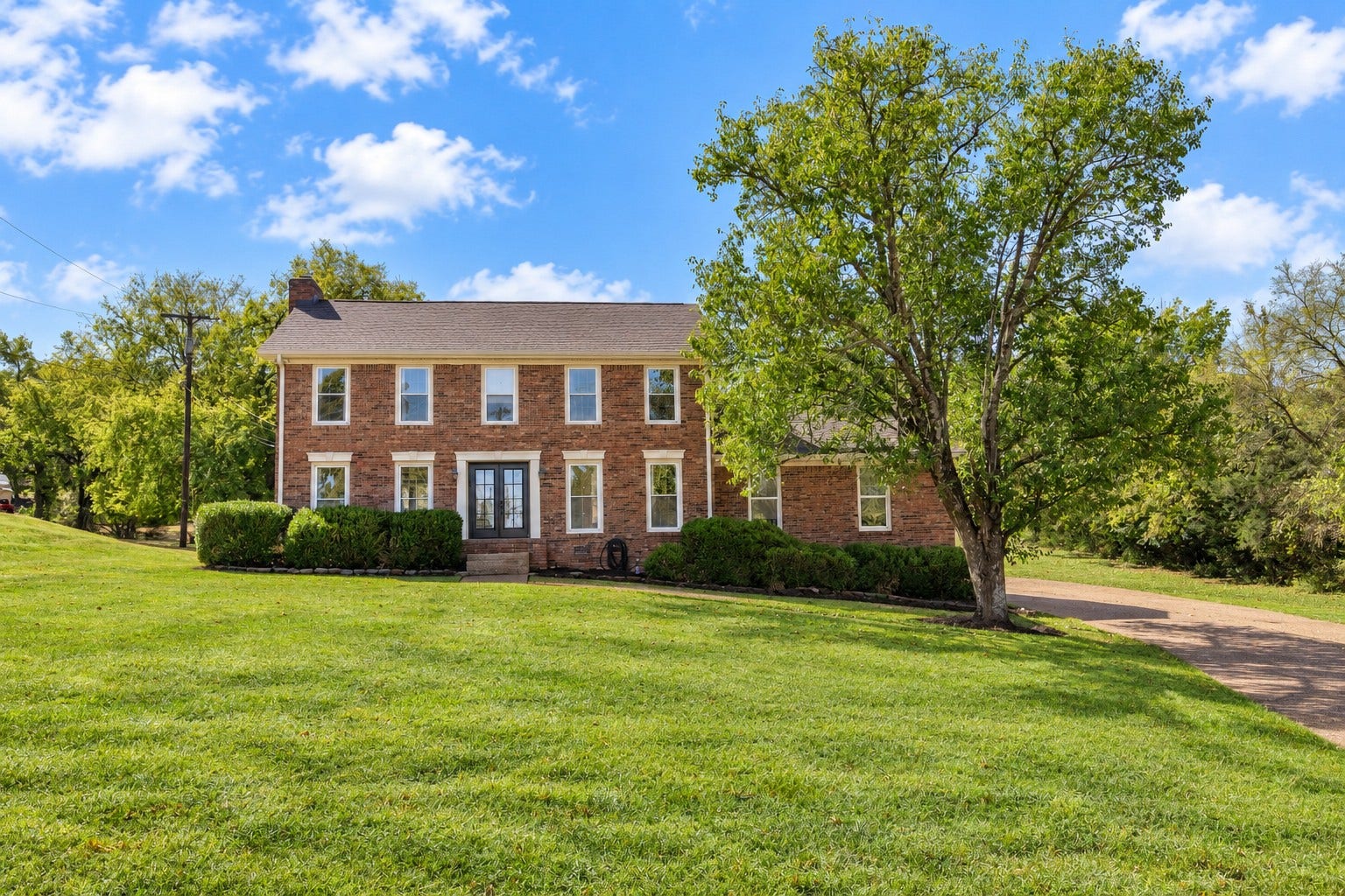 260 Anderson Ln, Hendersonville, TN 37075 260 Anderson Ln, Hendersonville, TN 37075