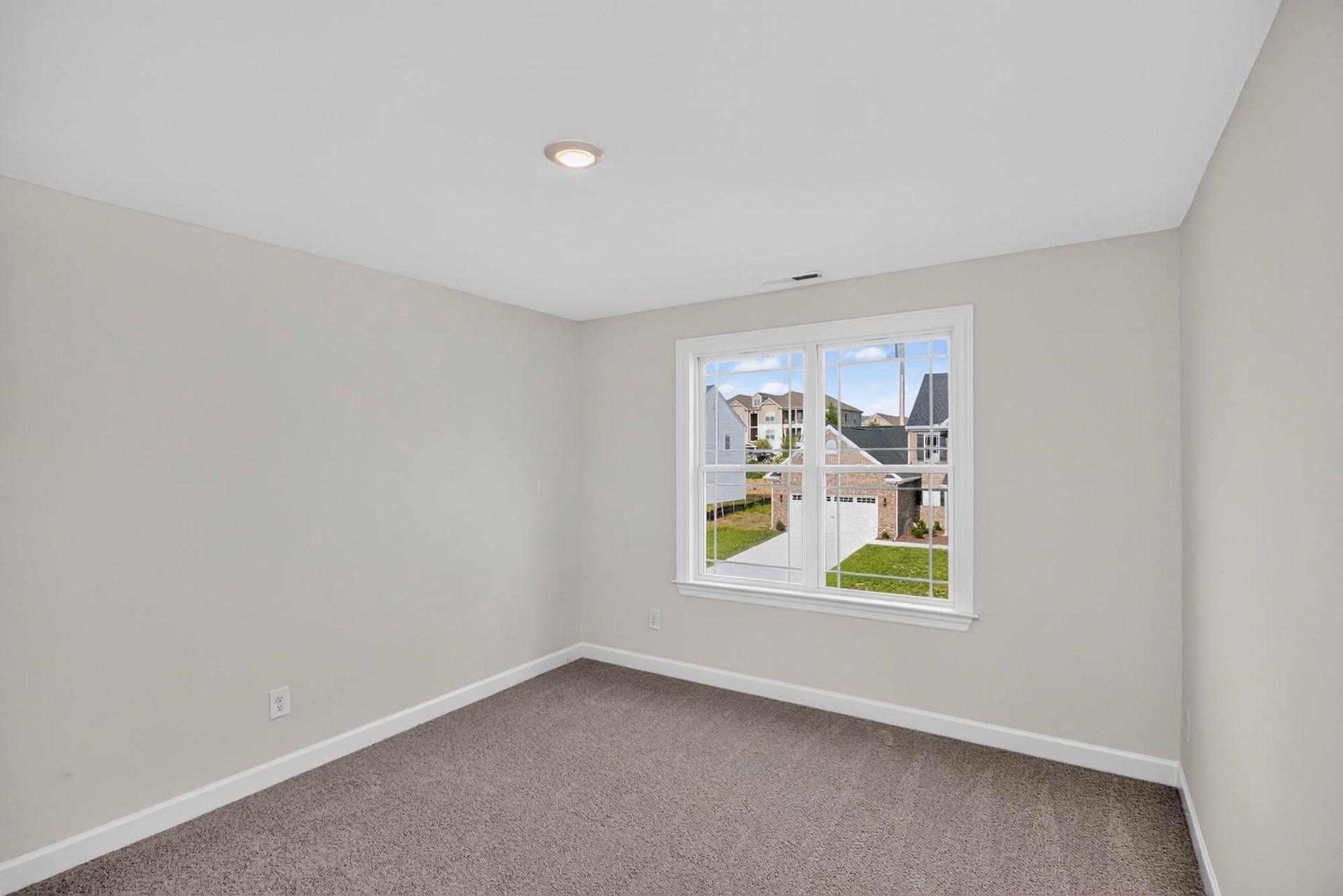 5020 Salient Dr, Spring Hill, TN 37174 5020 Salient Dr, Spring Hill, TN 37174